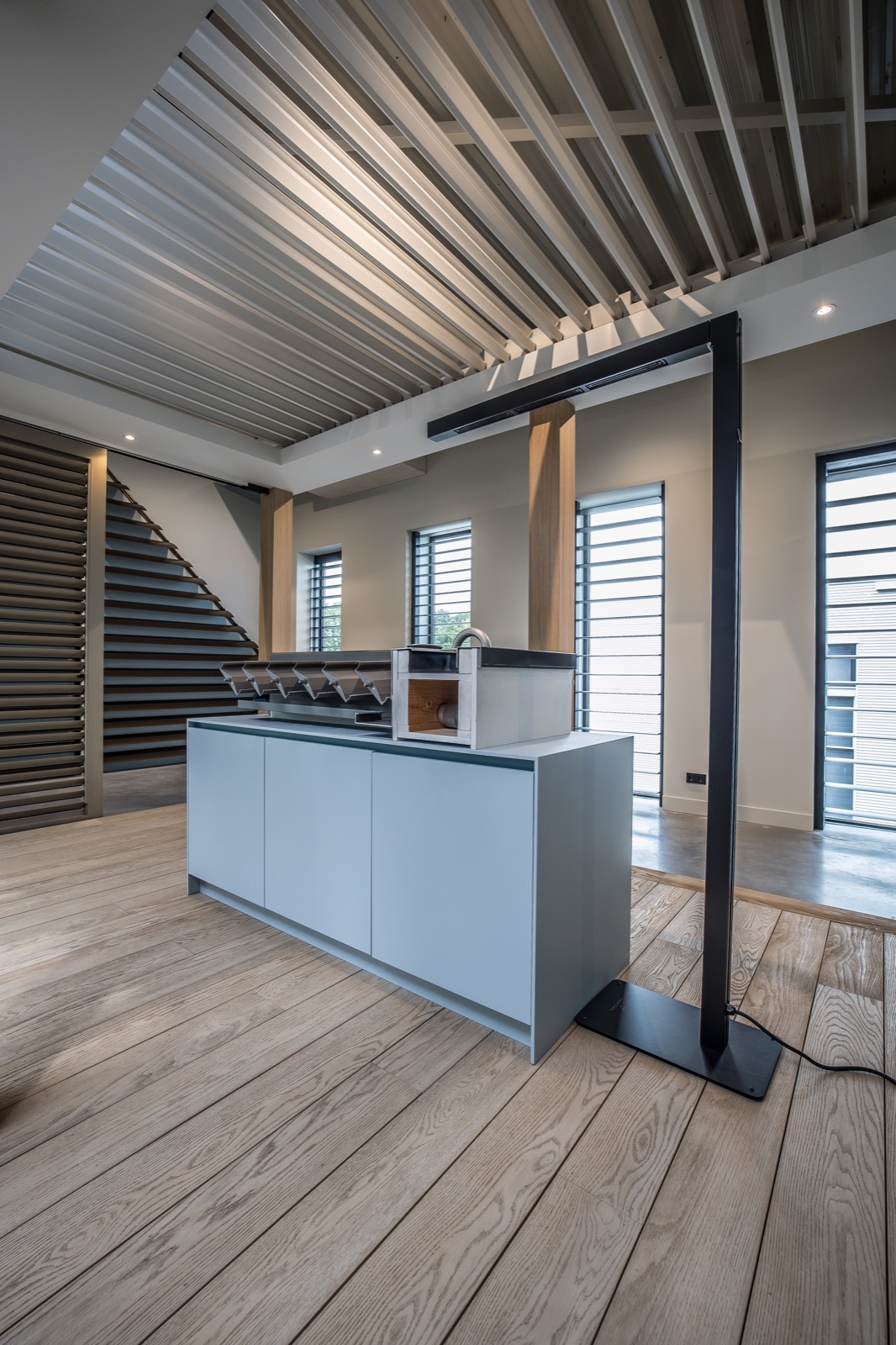 terras met luxe louvredak