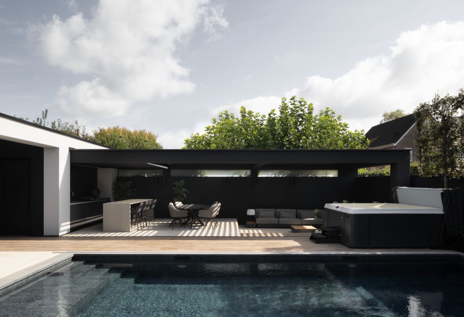 luxe terrasoverkapping met louvredak
