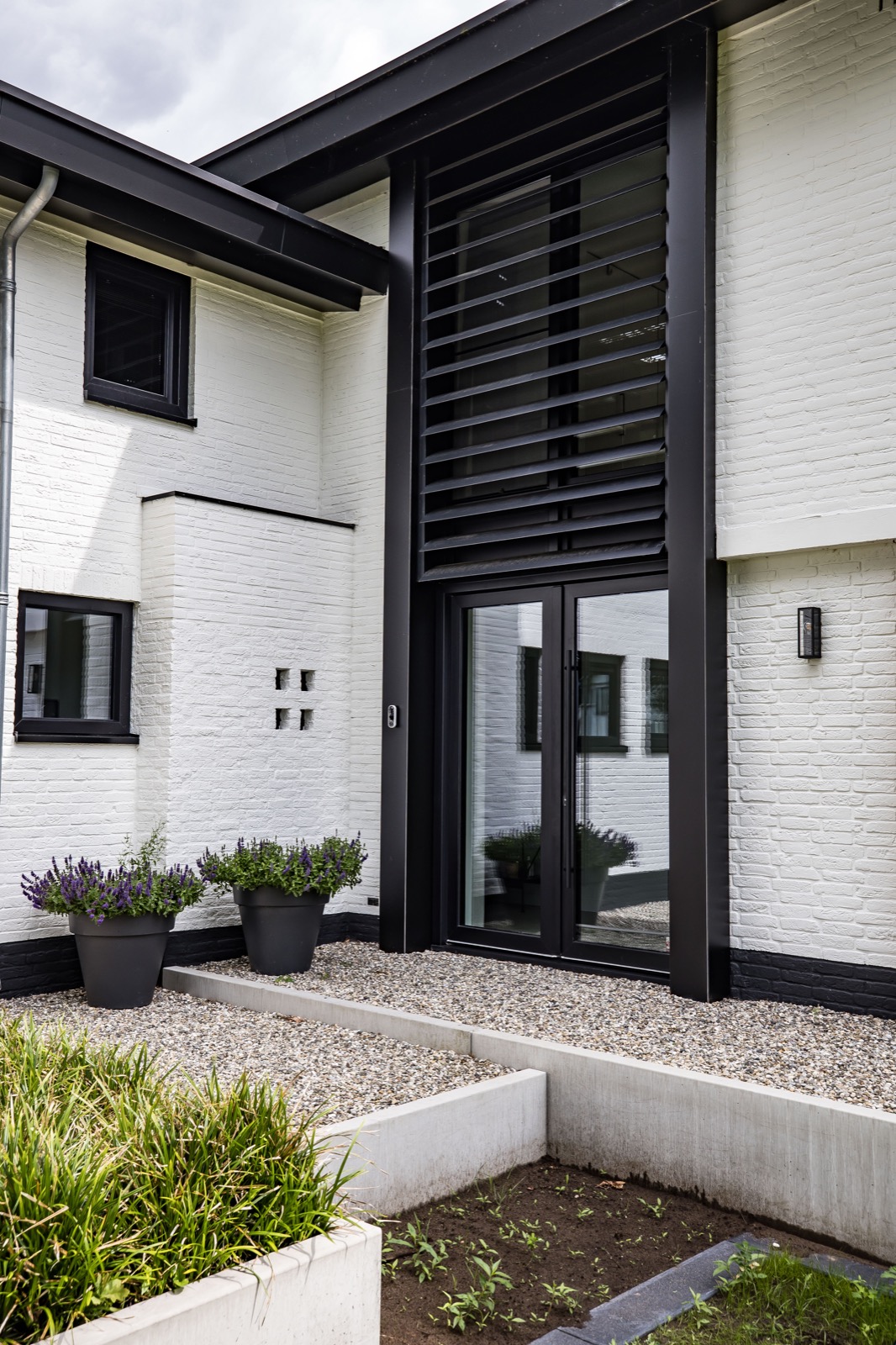 villa met luxe louvrepaneel