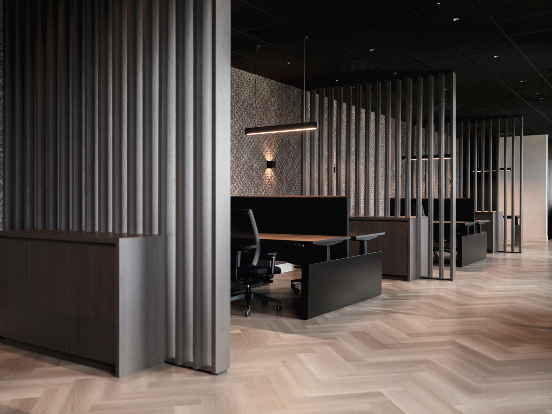 luxe ruimte met werkplekken