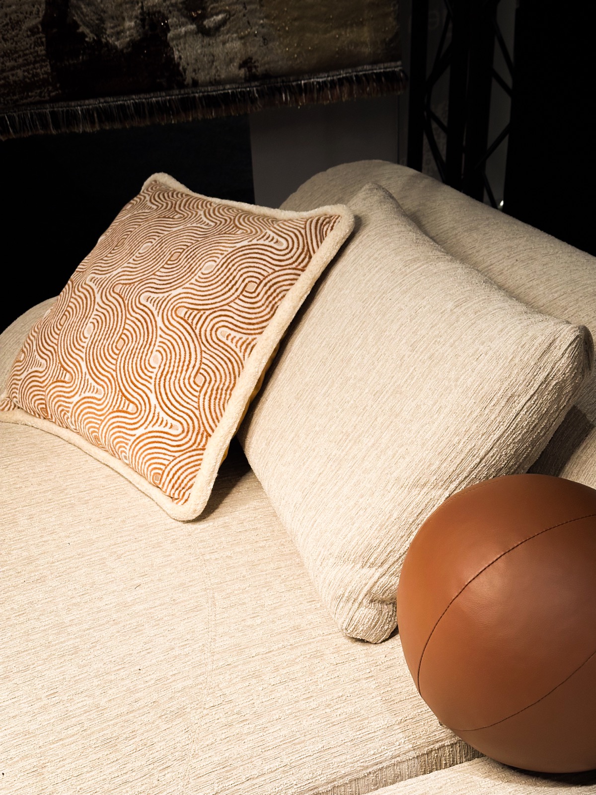 bank met luxe kussens