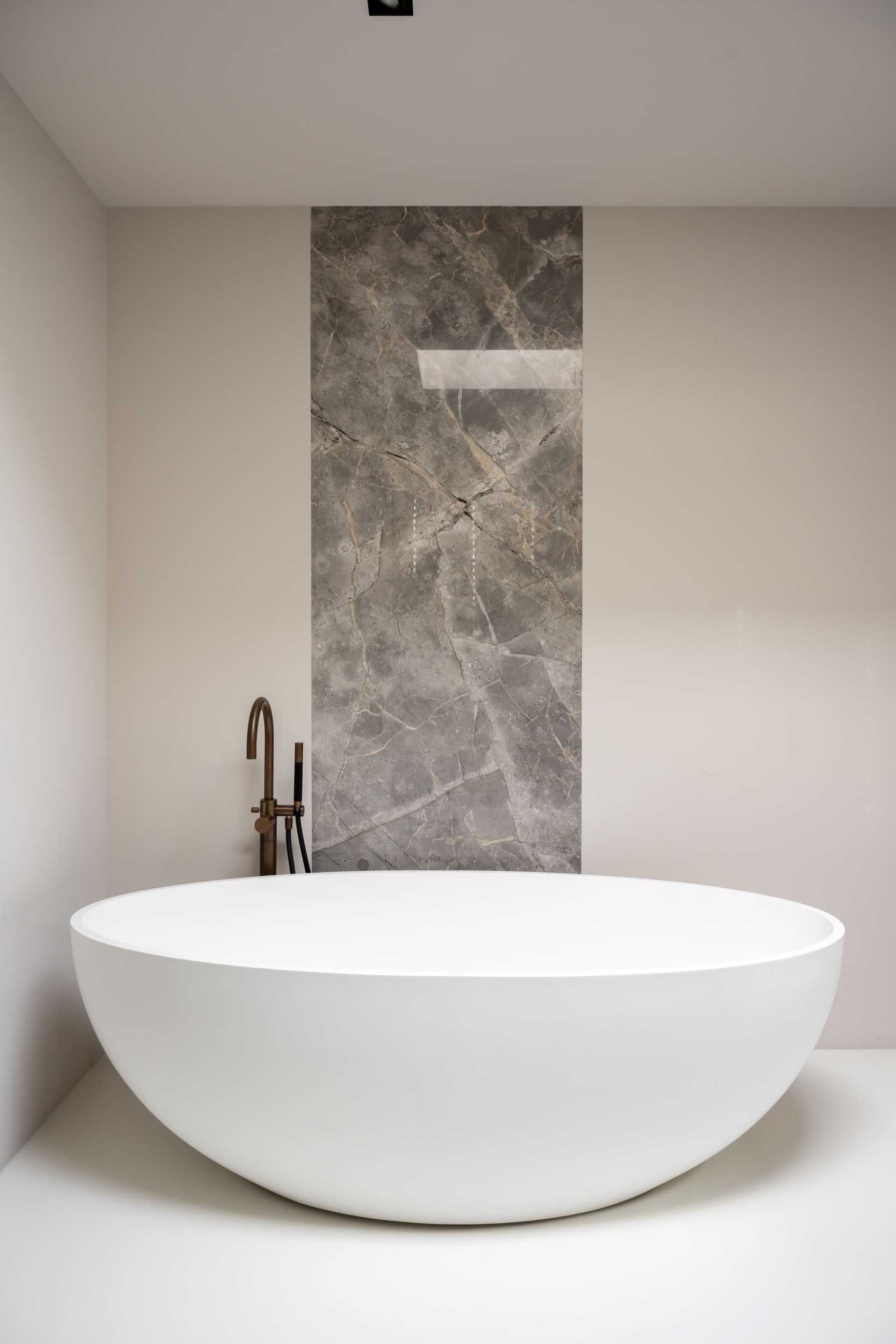 ligbad badkamer