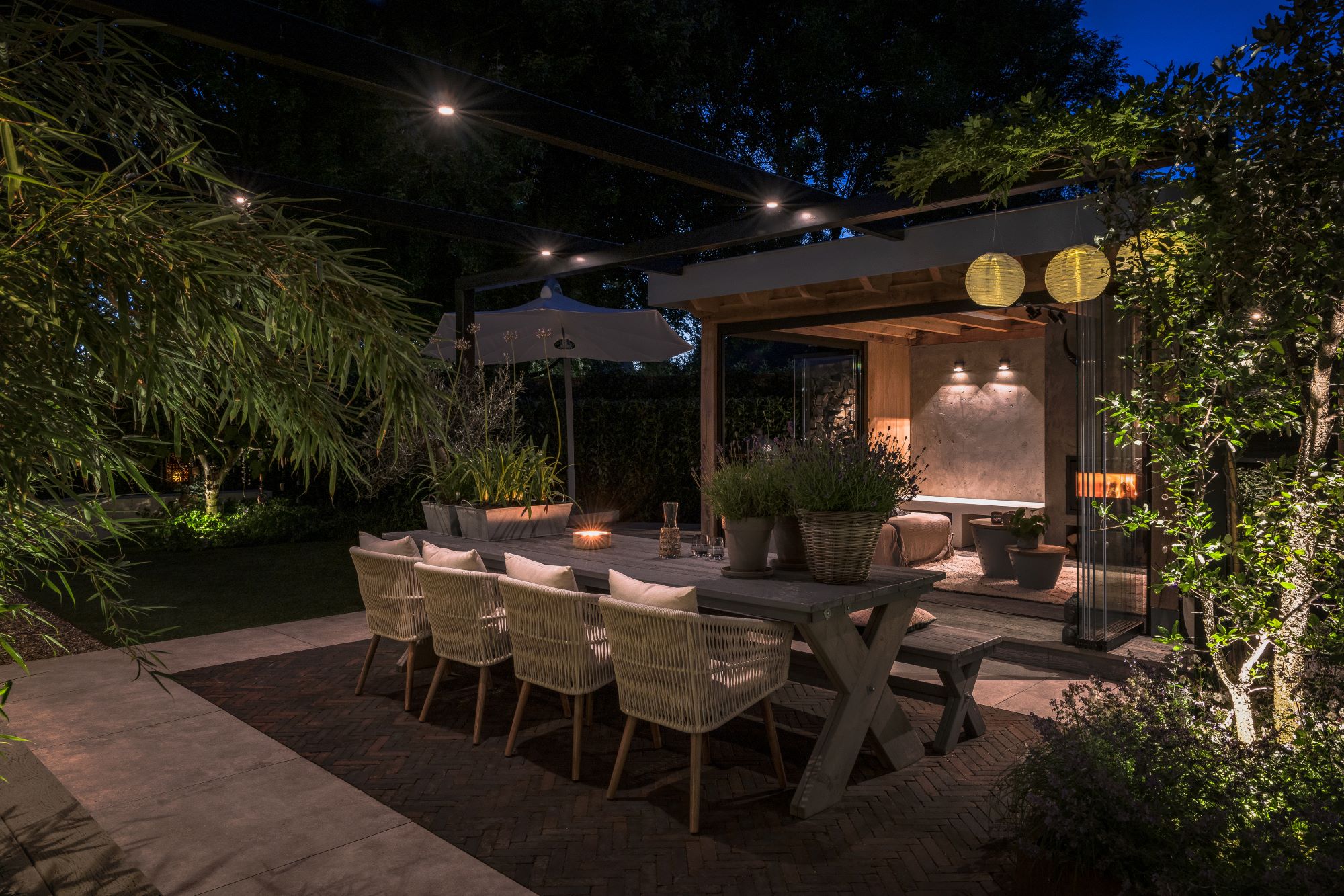 luxe tuinkamer avond