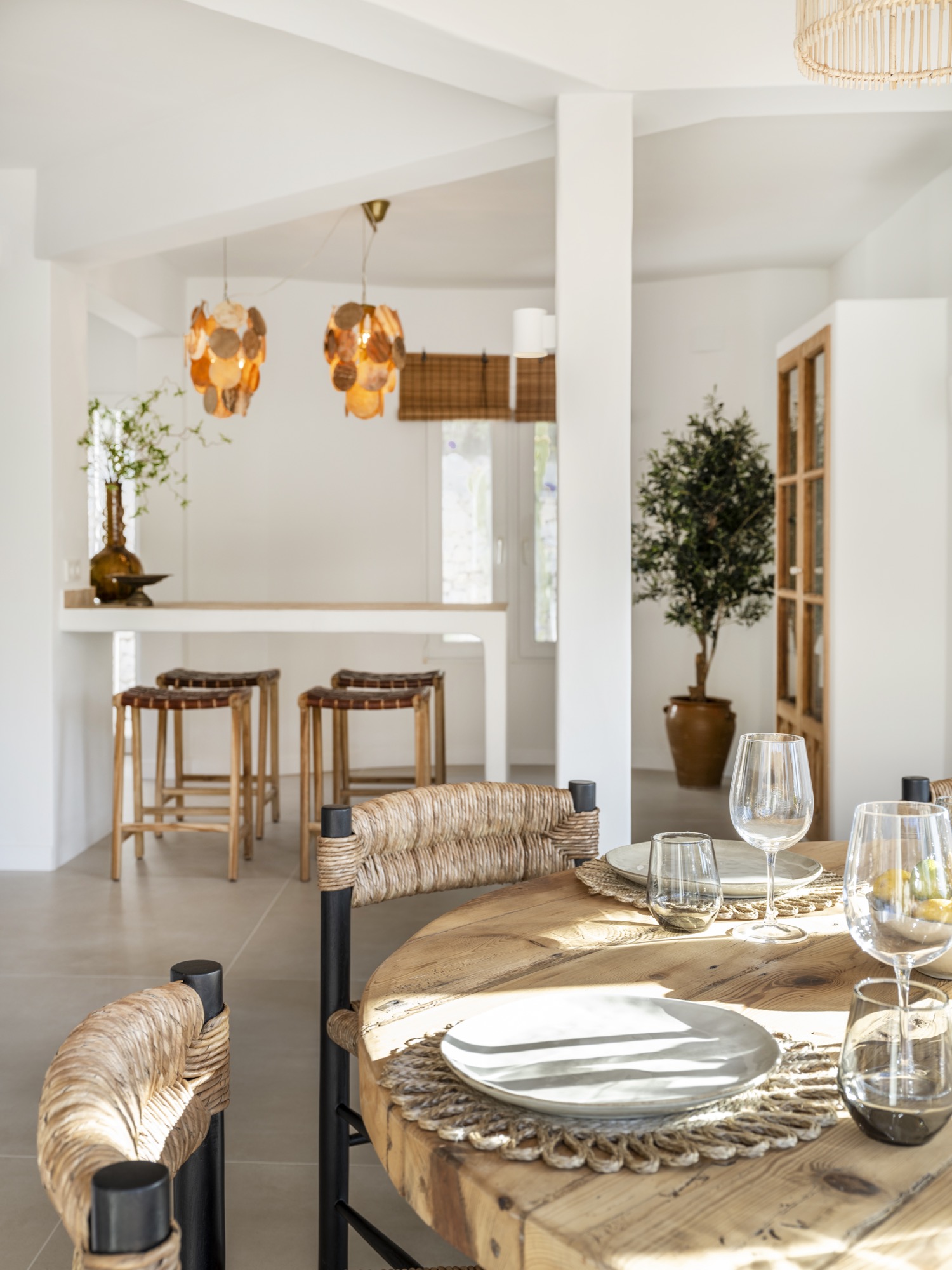 luxe eetkamer met design meubels