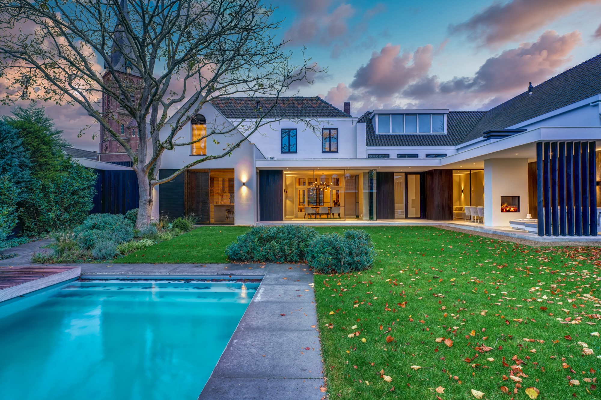 luxe villa met zwembad buiten