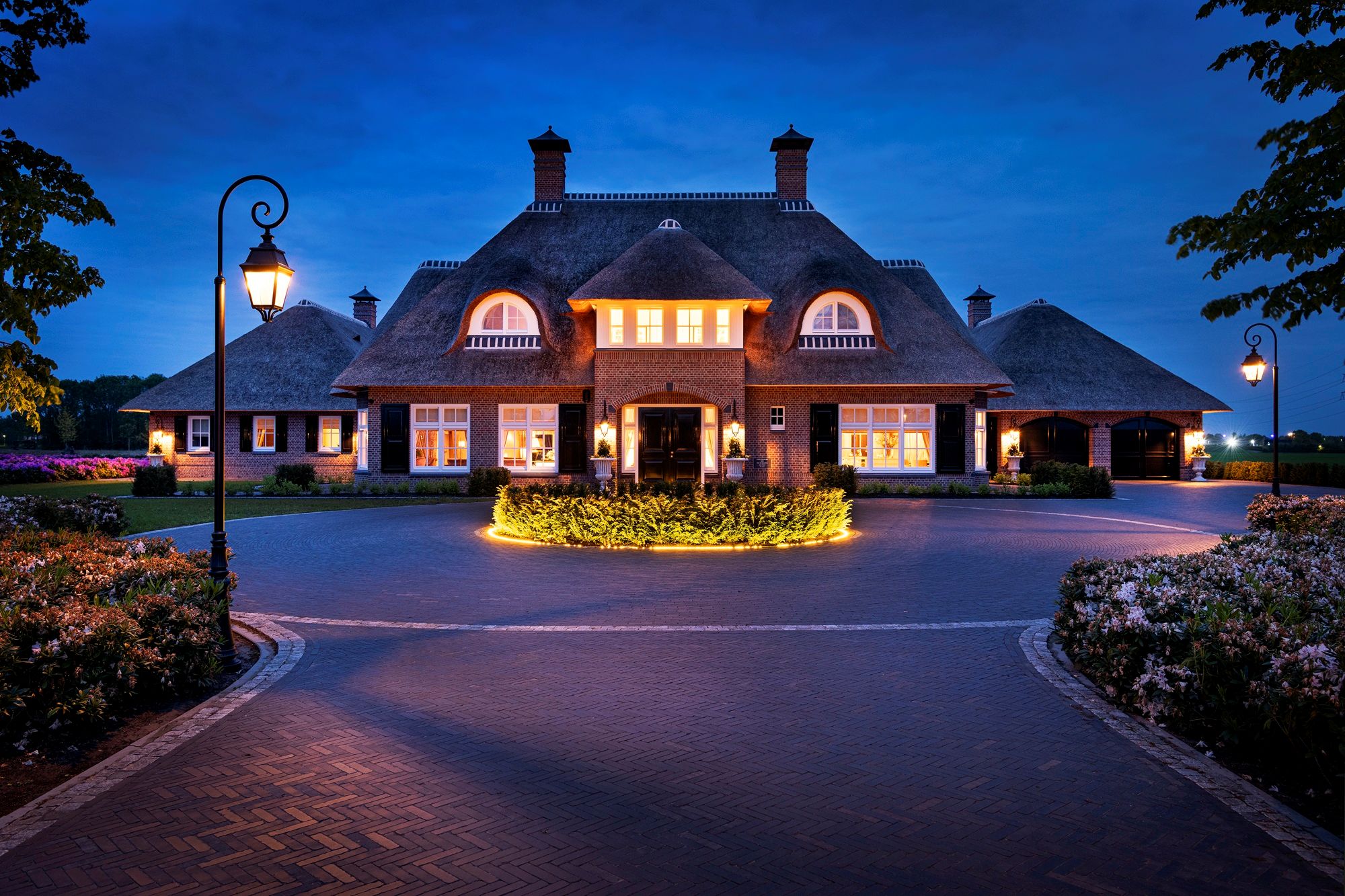 villa bij avond
