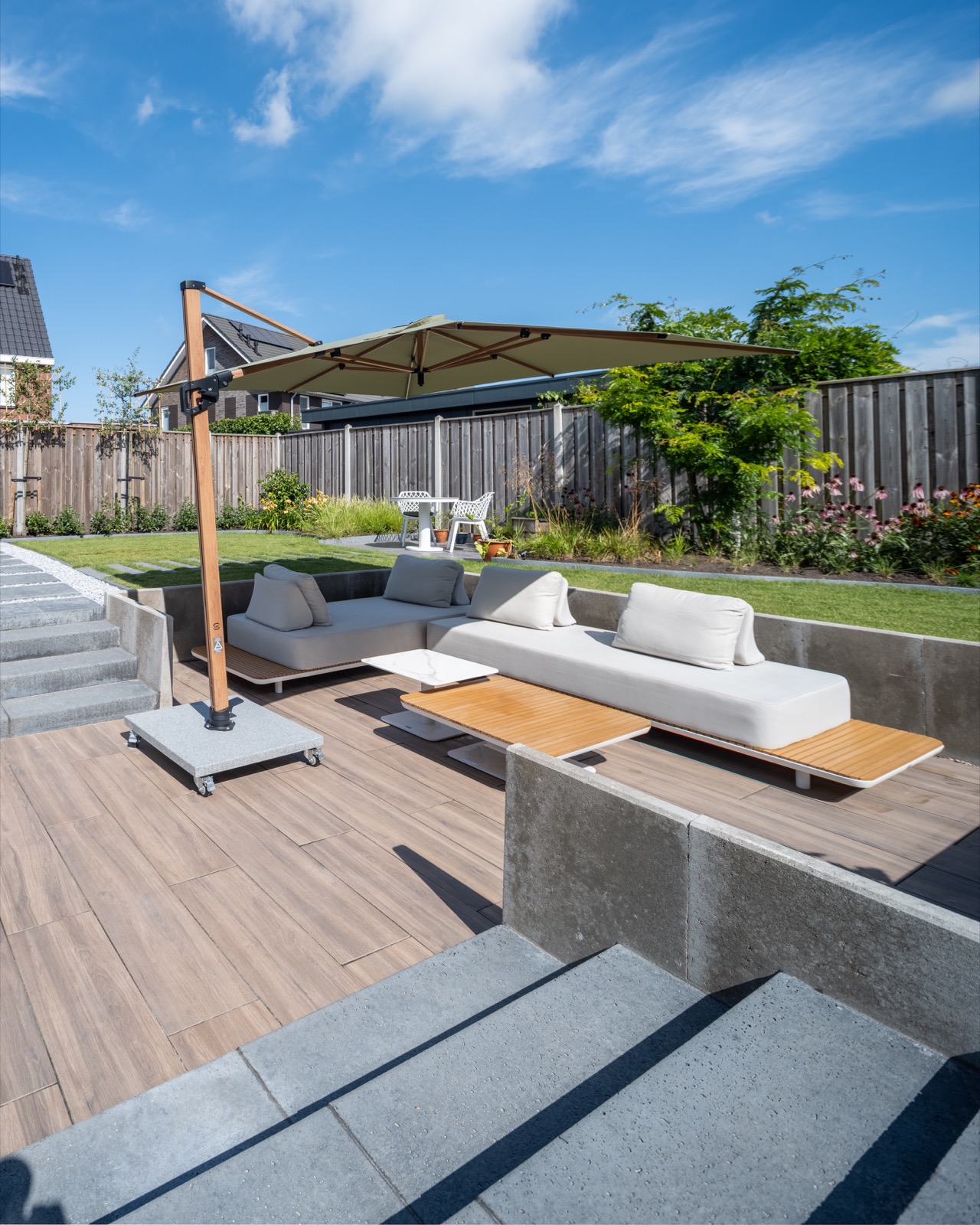 zitkuil in luxe tuin