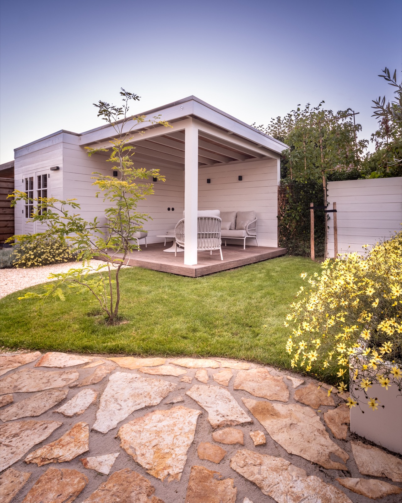 tuin met overkapping