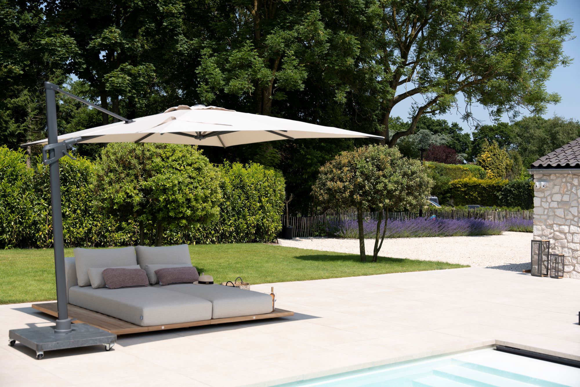ligbedden met parasol