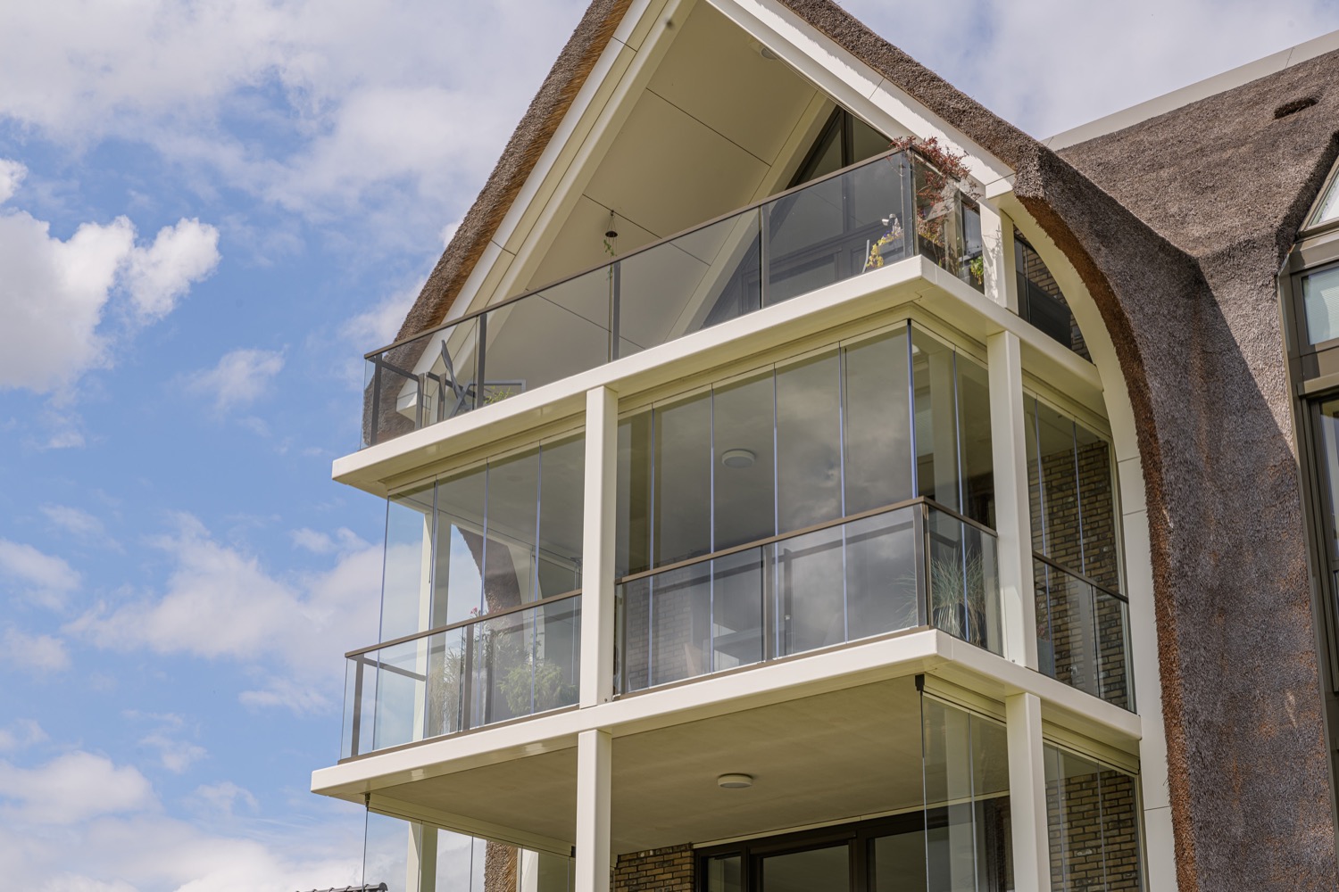balkon met glaswand