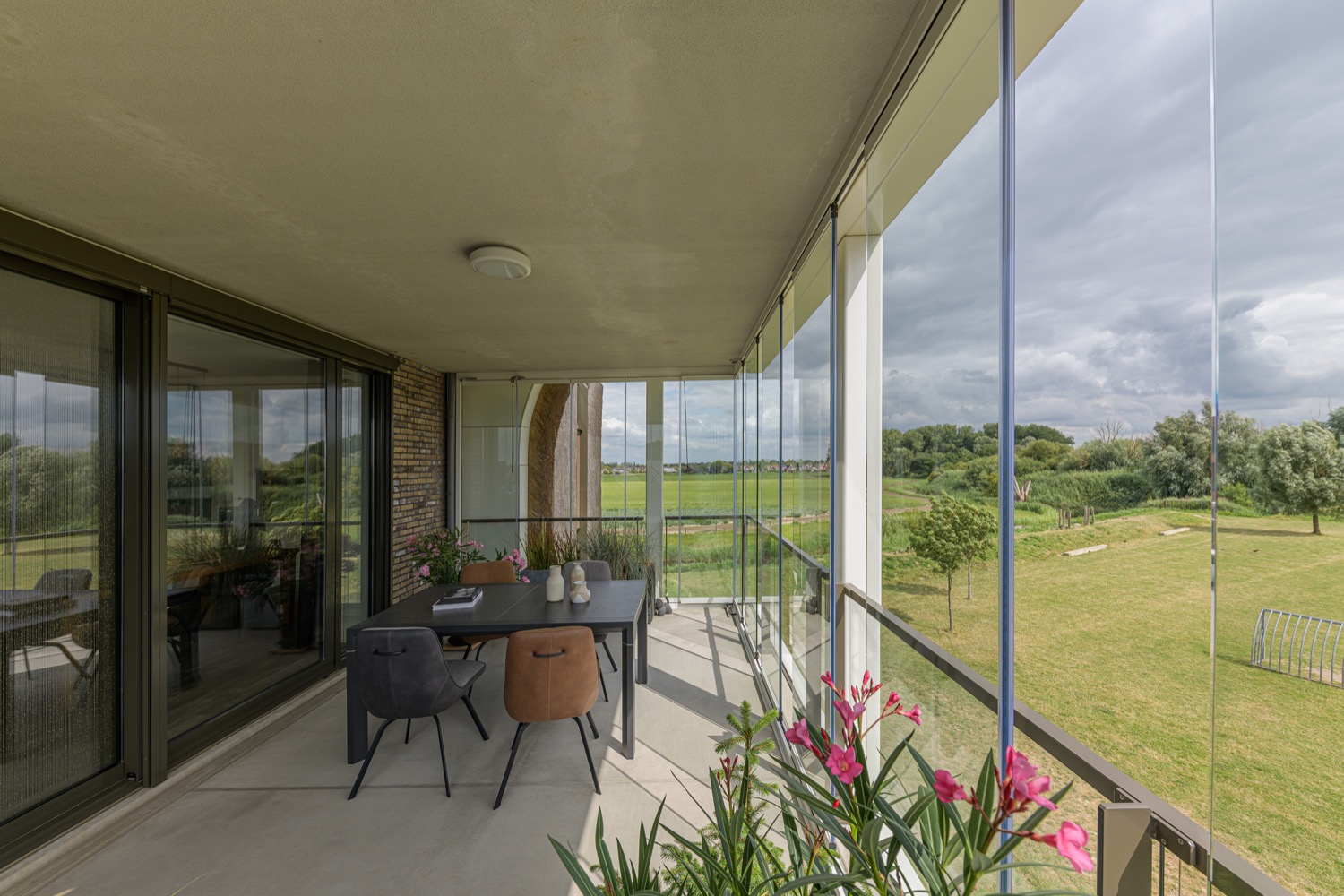 balkon met glas