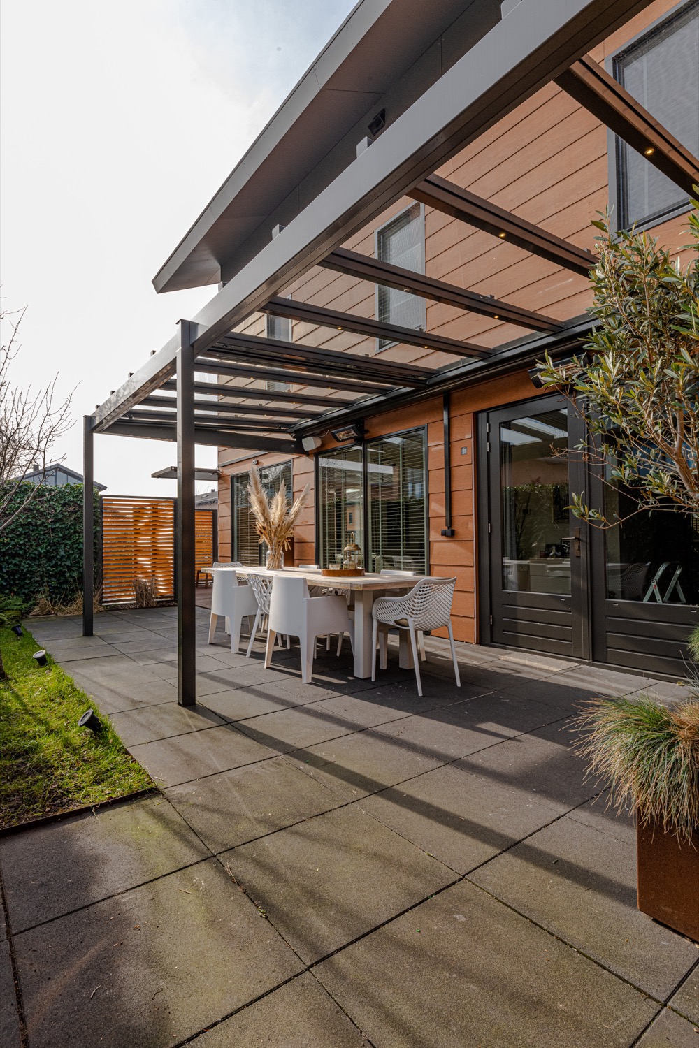 terrasoverkapping met tuinmeubels