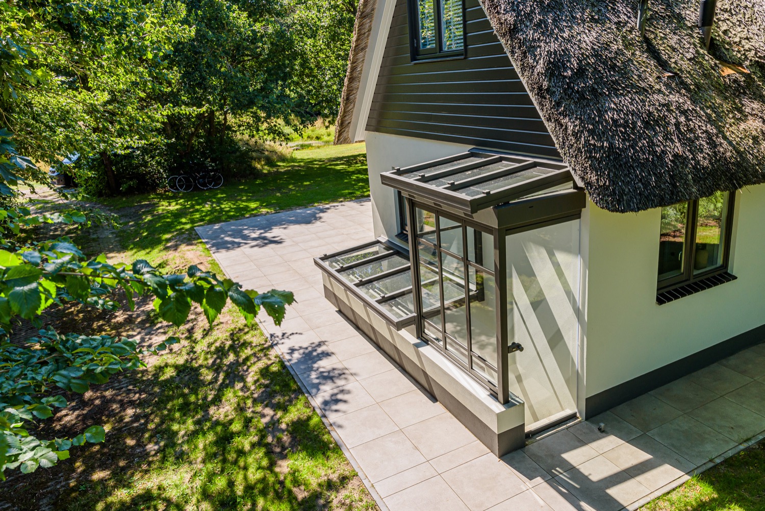 aanbouw bij villa