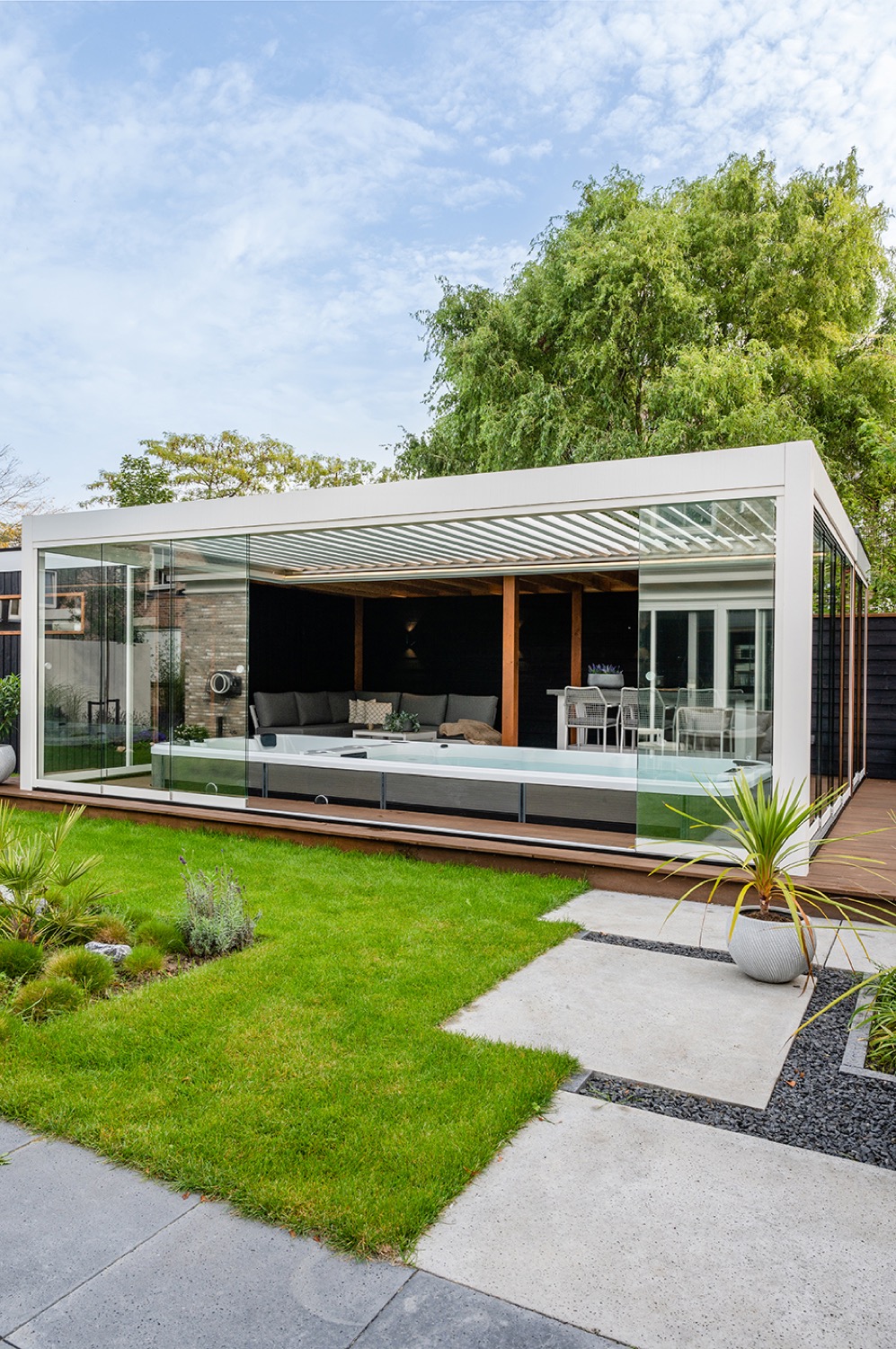 tuinkamer in luxe tuin