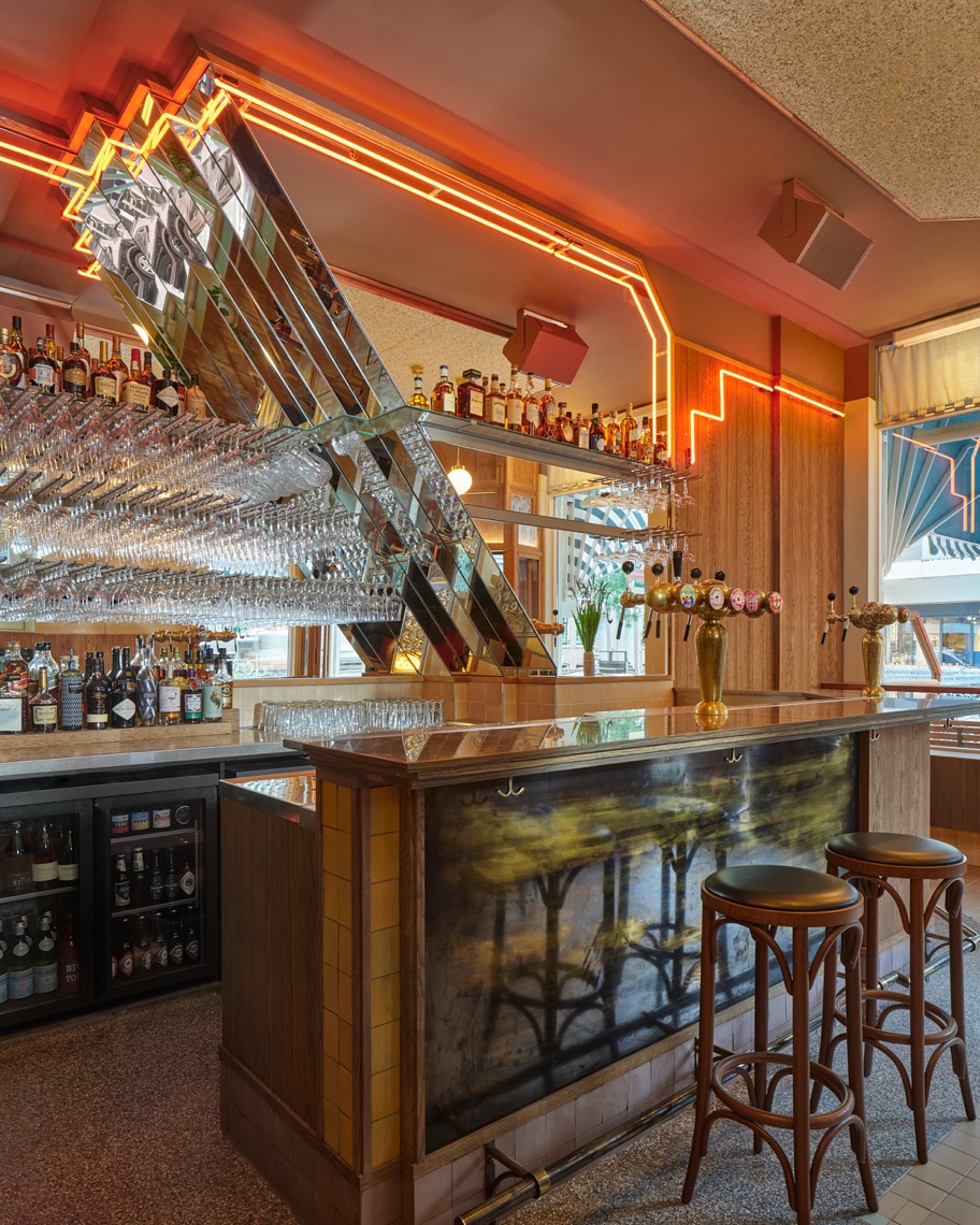 luxe bar met verlichting