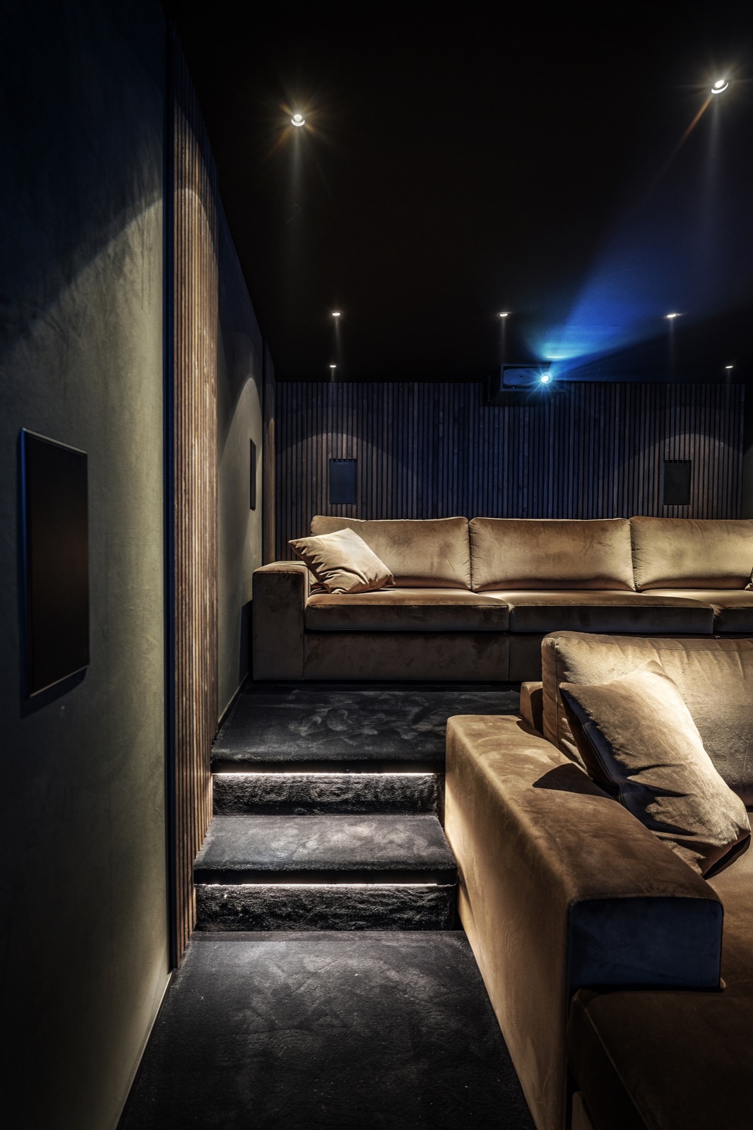 thuisbioscoop met design verlichting