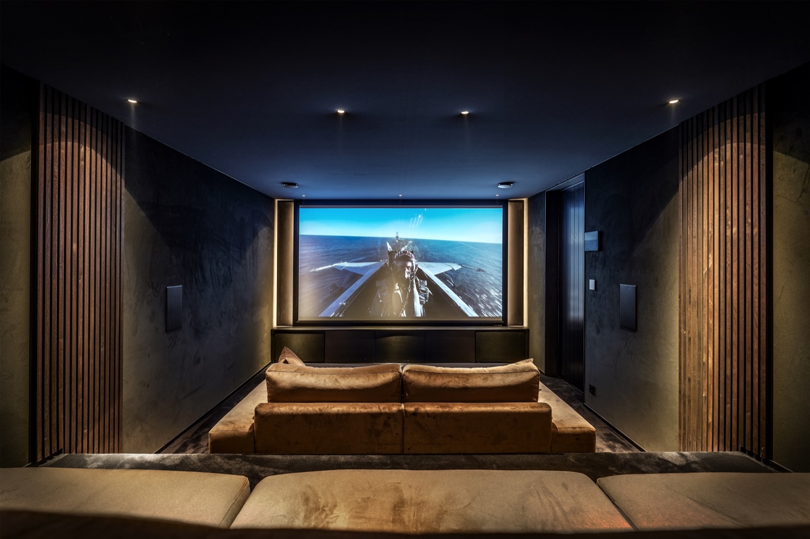 home cinema met luxe verlichting