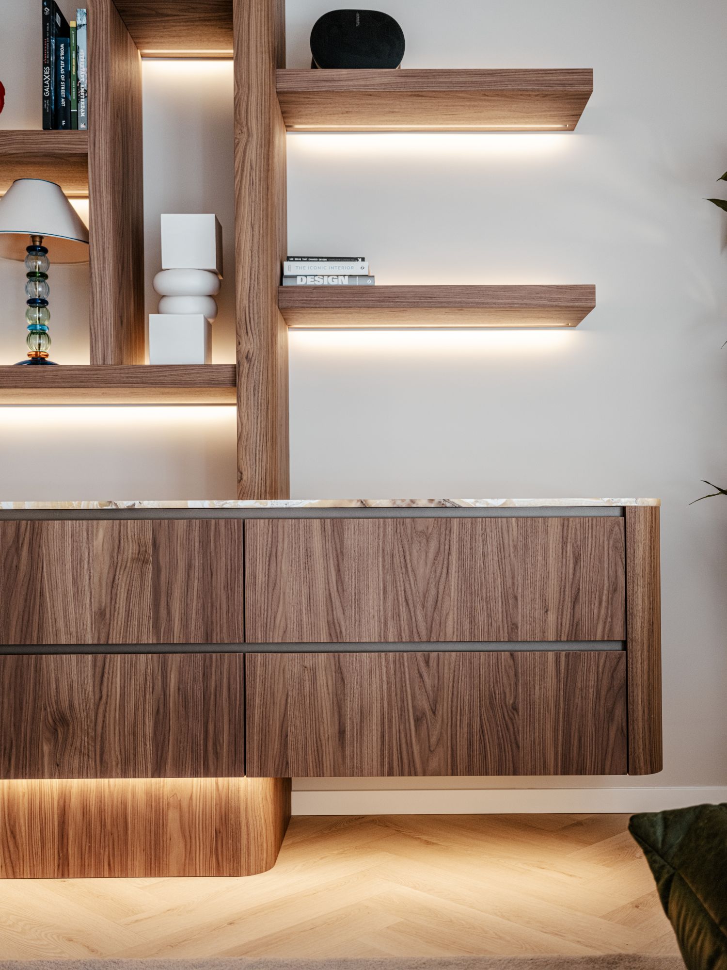 kast met verlichting