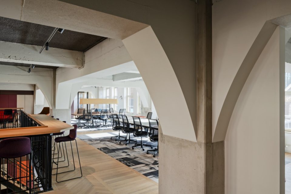kantoor interieur met meubels