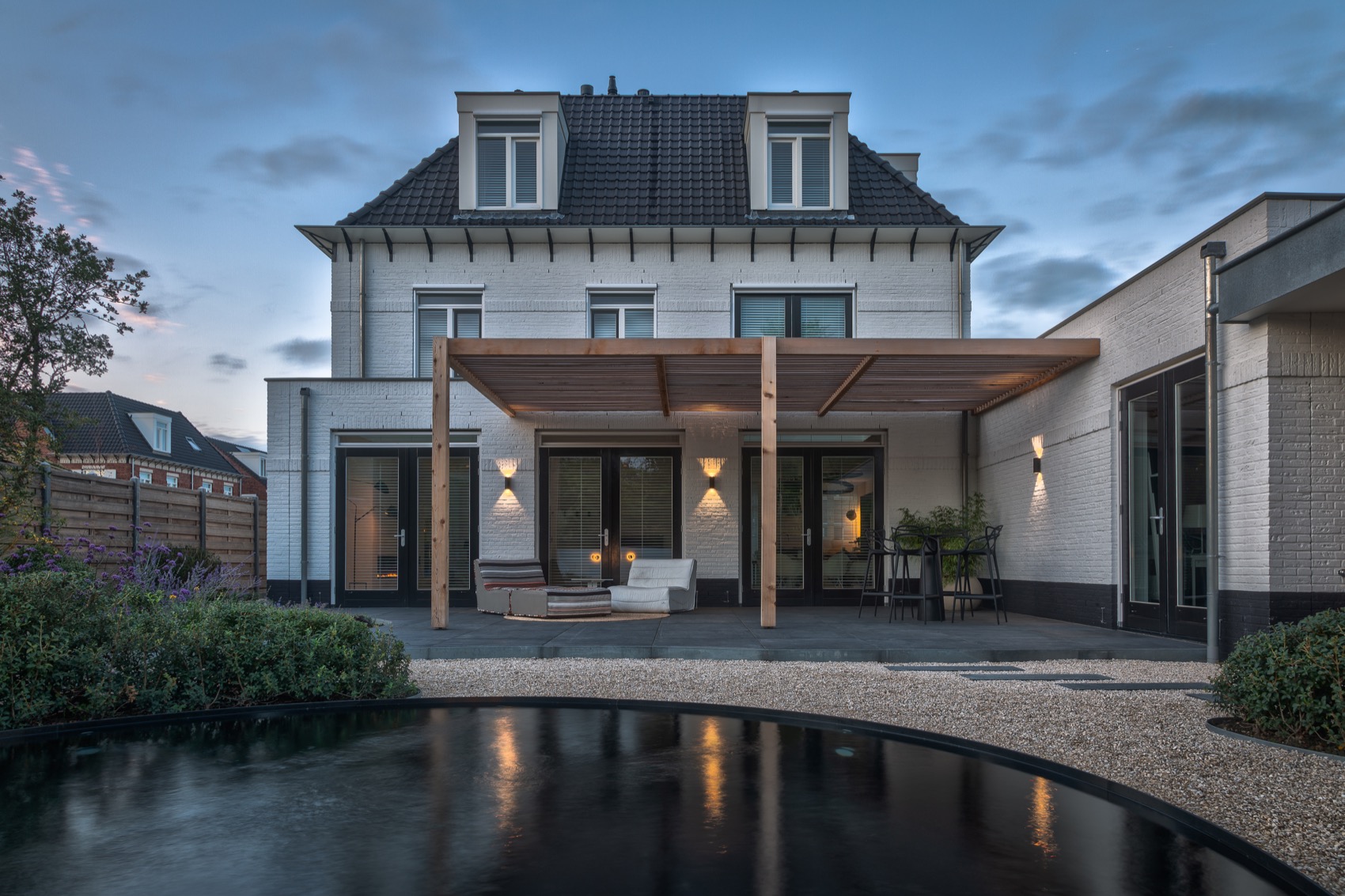 villatuin met zwembad