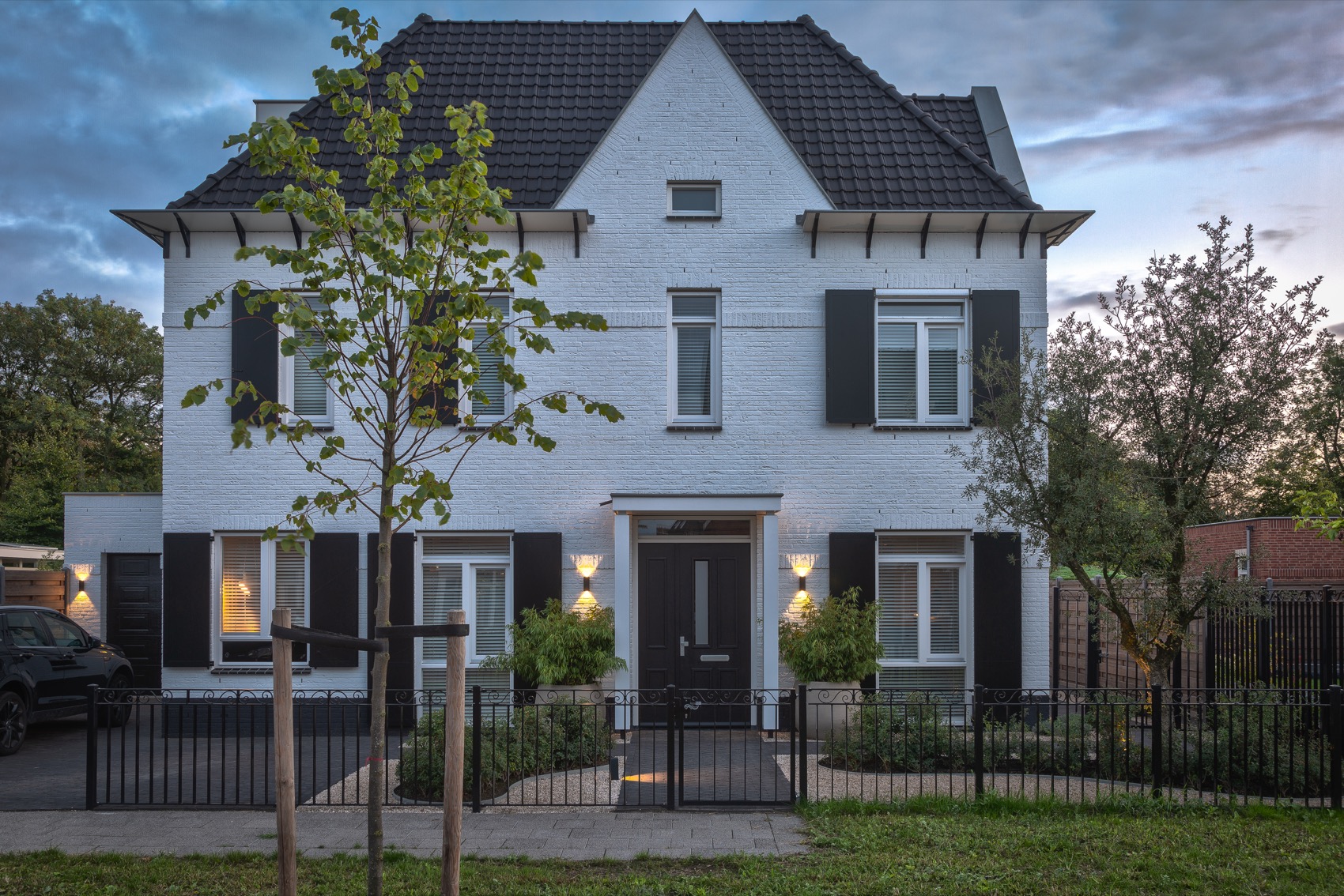 villa met luxe voortuin