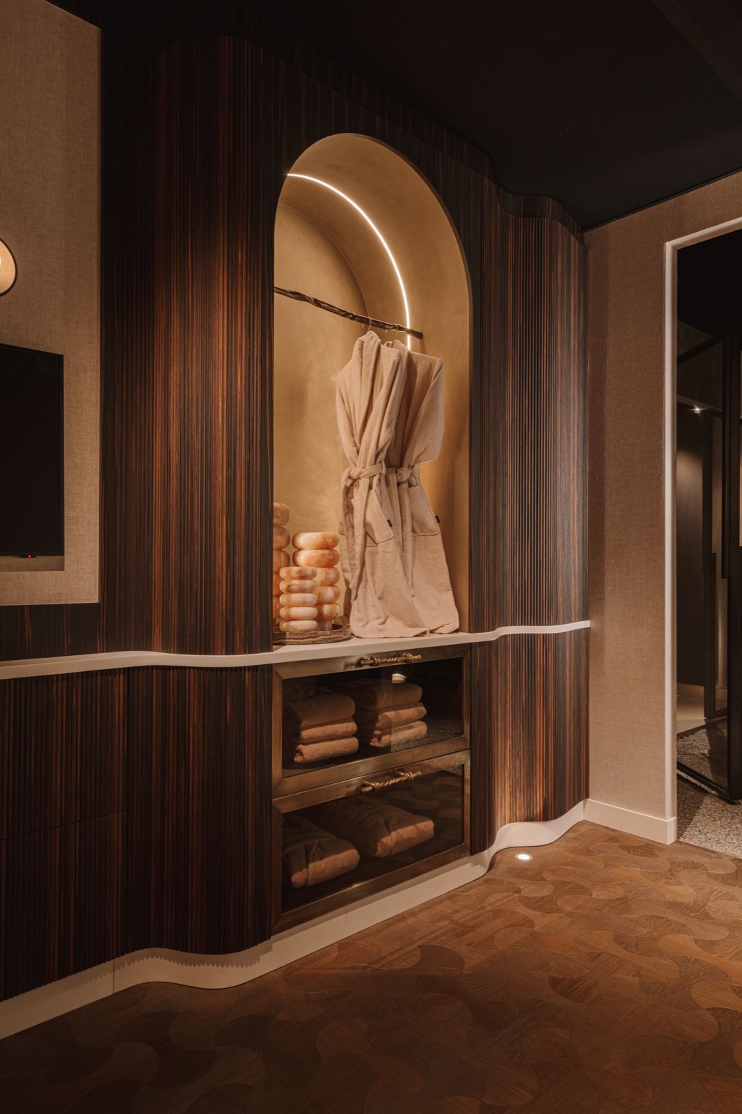 luxe dressing