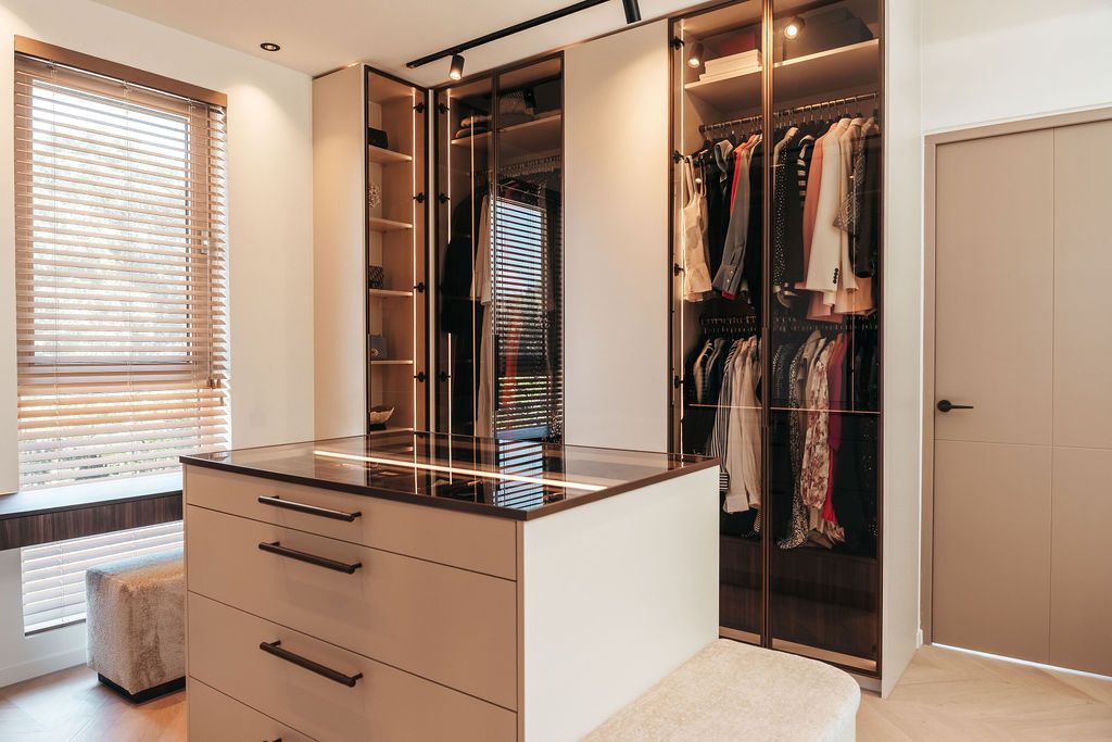 luxe kledingkast