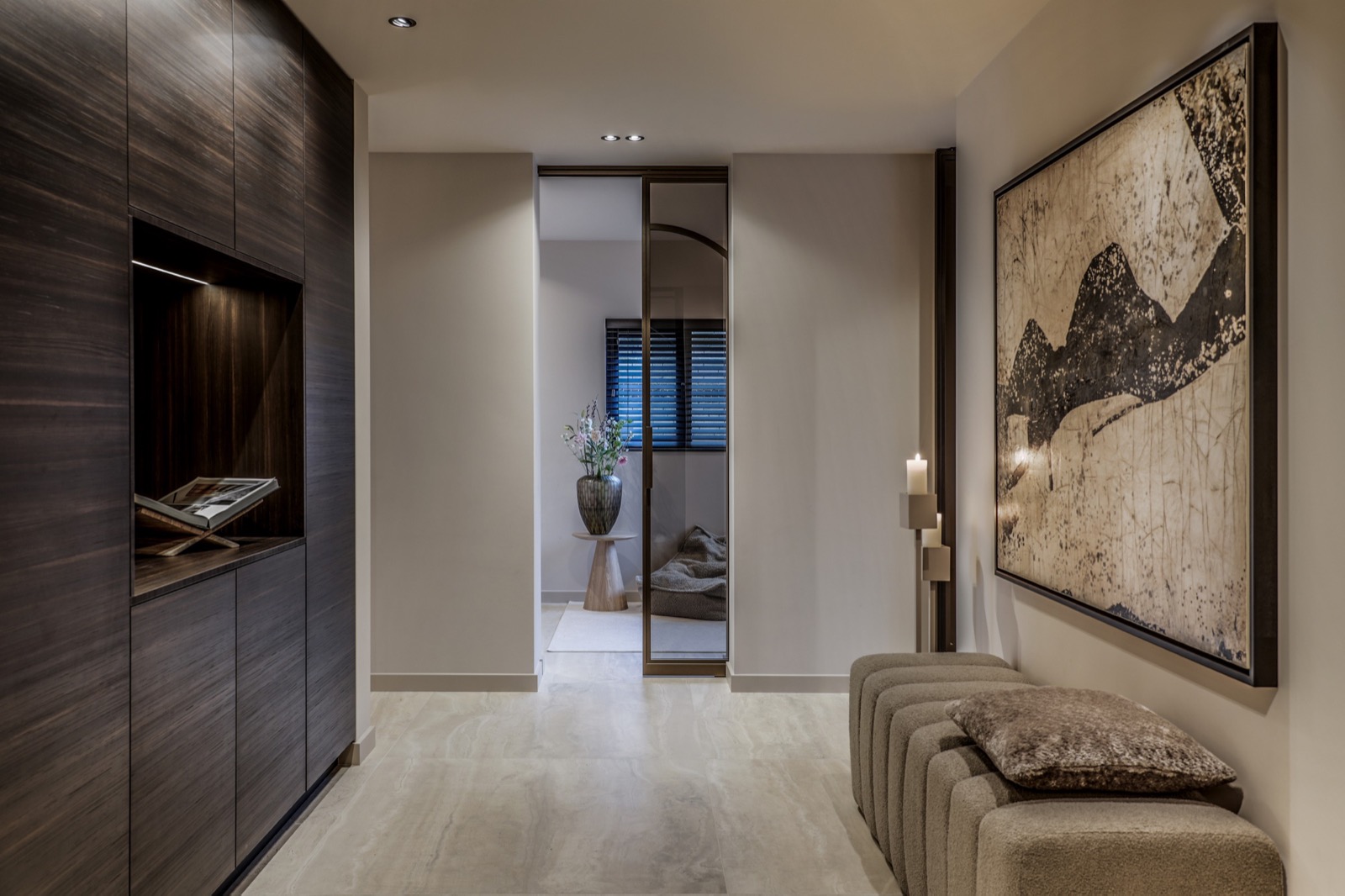 luxe hal met wandkunst