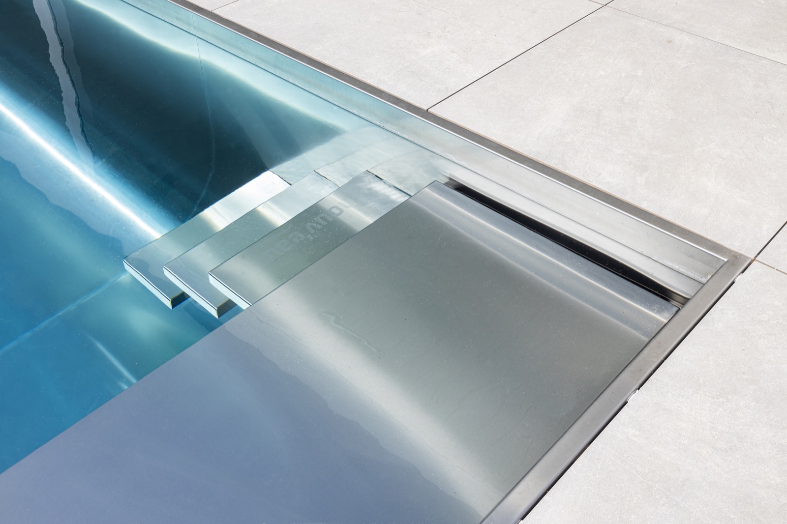 details inox zwembad