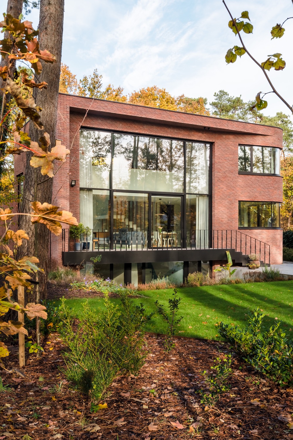 luxe villa met rode baksteen