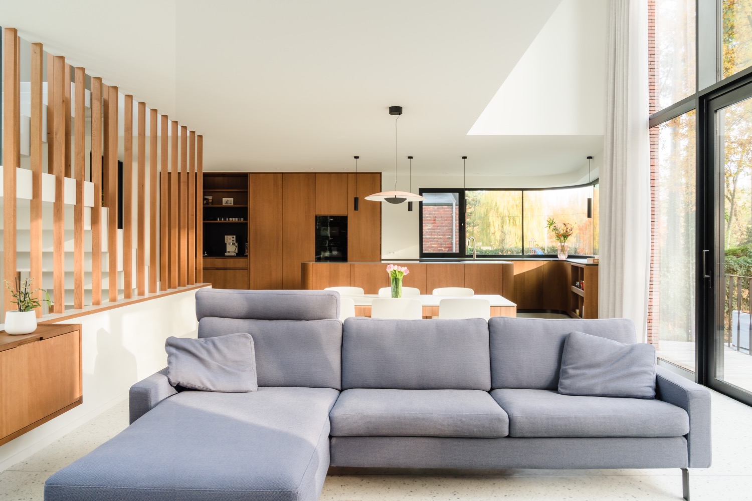 moderne woonkamer met bank
