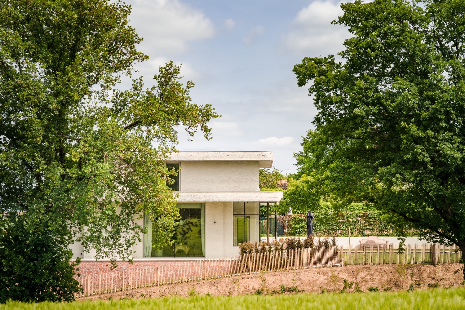 luxe villa met bomen