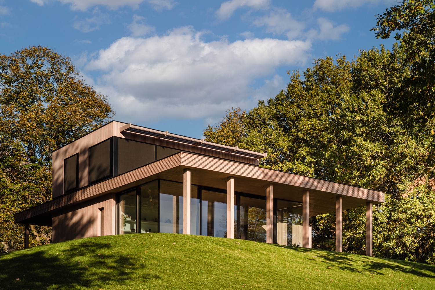 villa met houten gevelbekleding