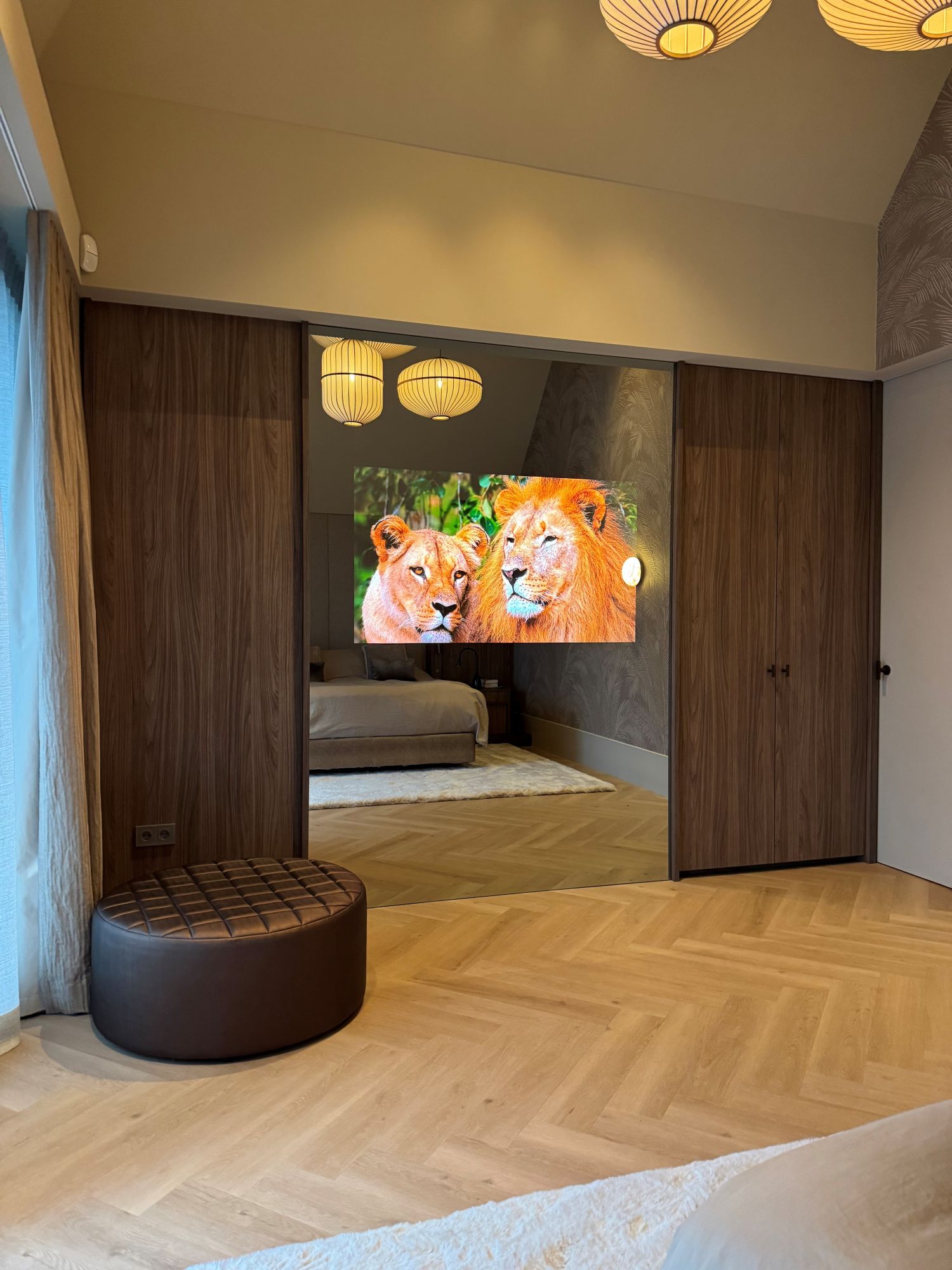 oled mirror tv