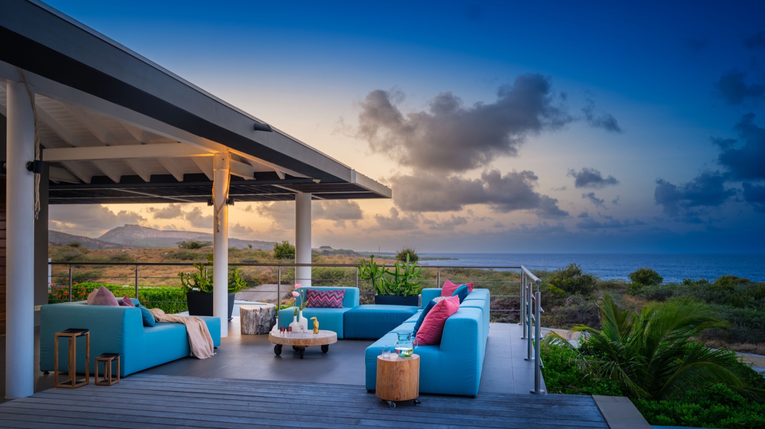 loungeset bij villa