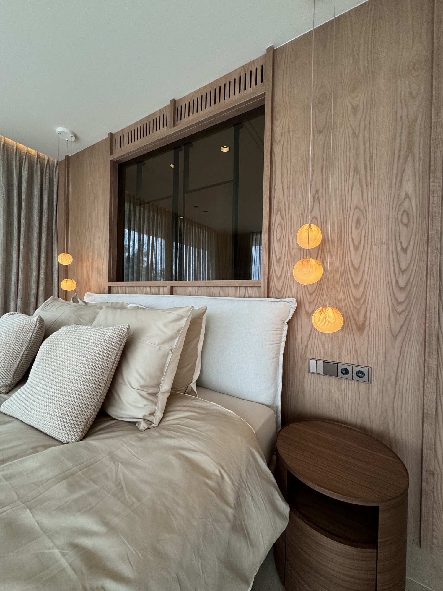 slaapkamer met luxe bed
