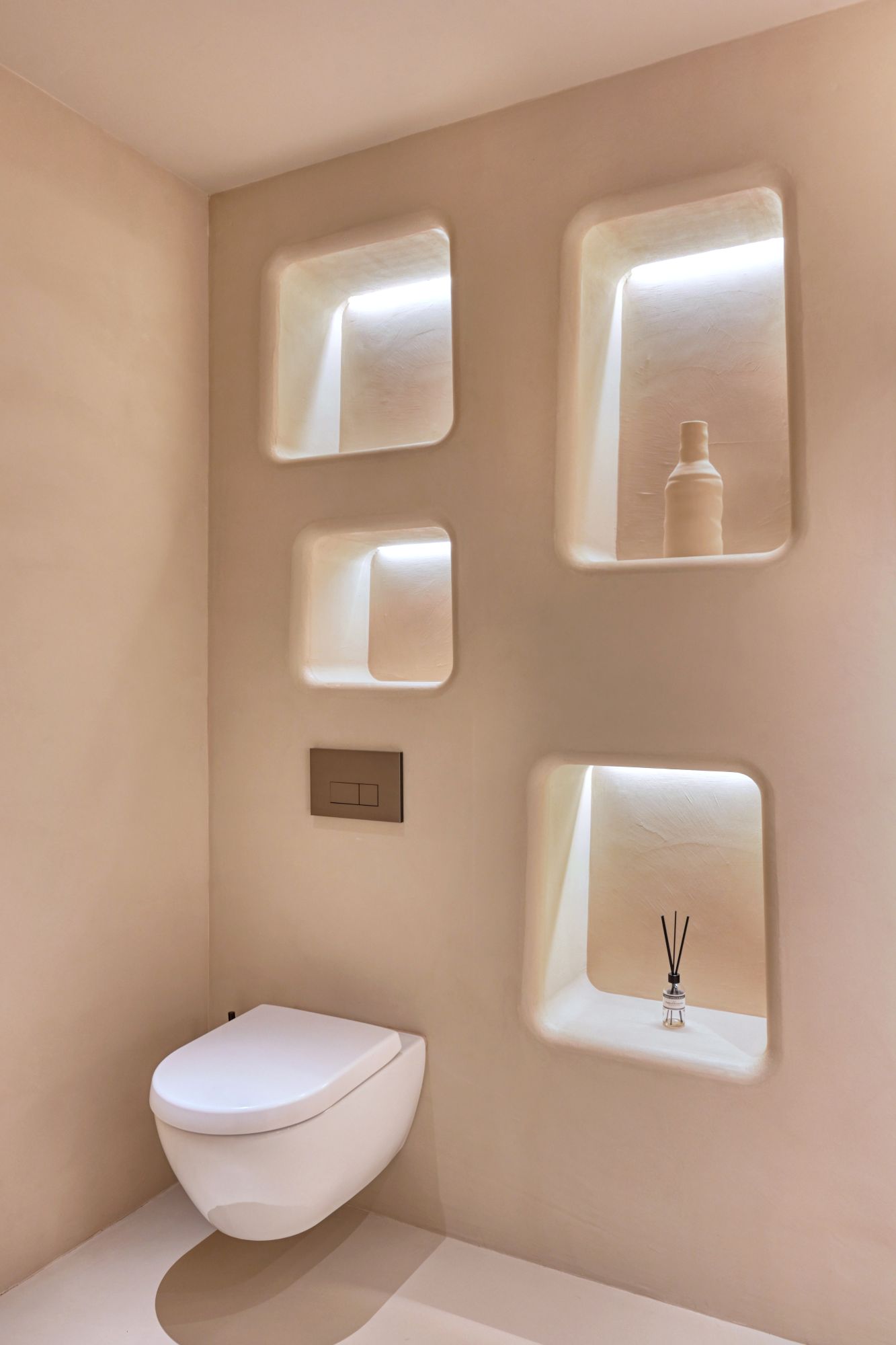 luxe toilet