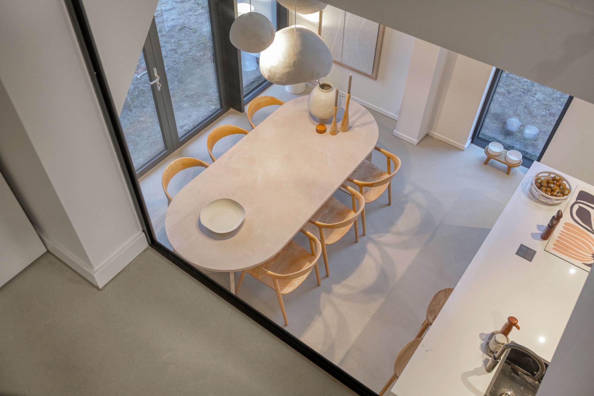 bovenaanzicht keuken en eetkamer