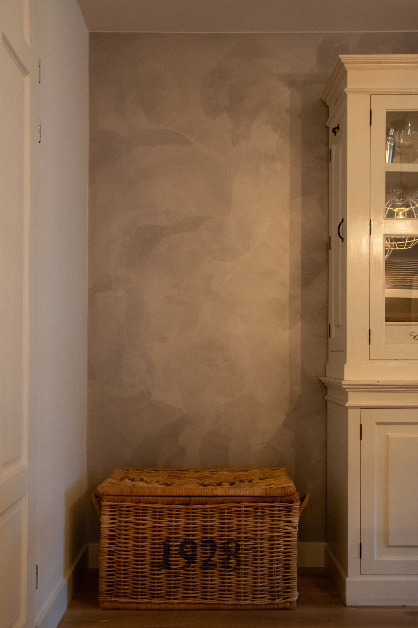 eetkamer inrichting met exclusieve wandafwerking