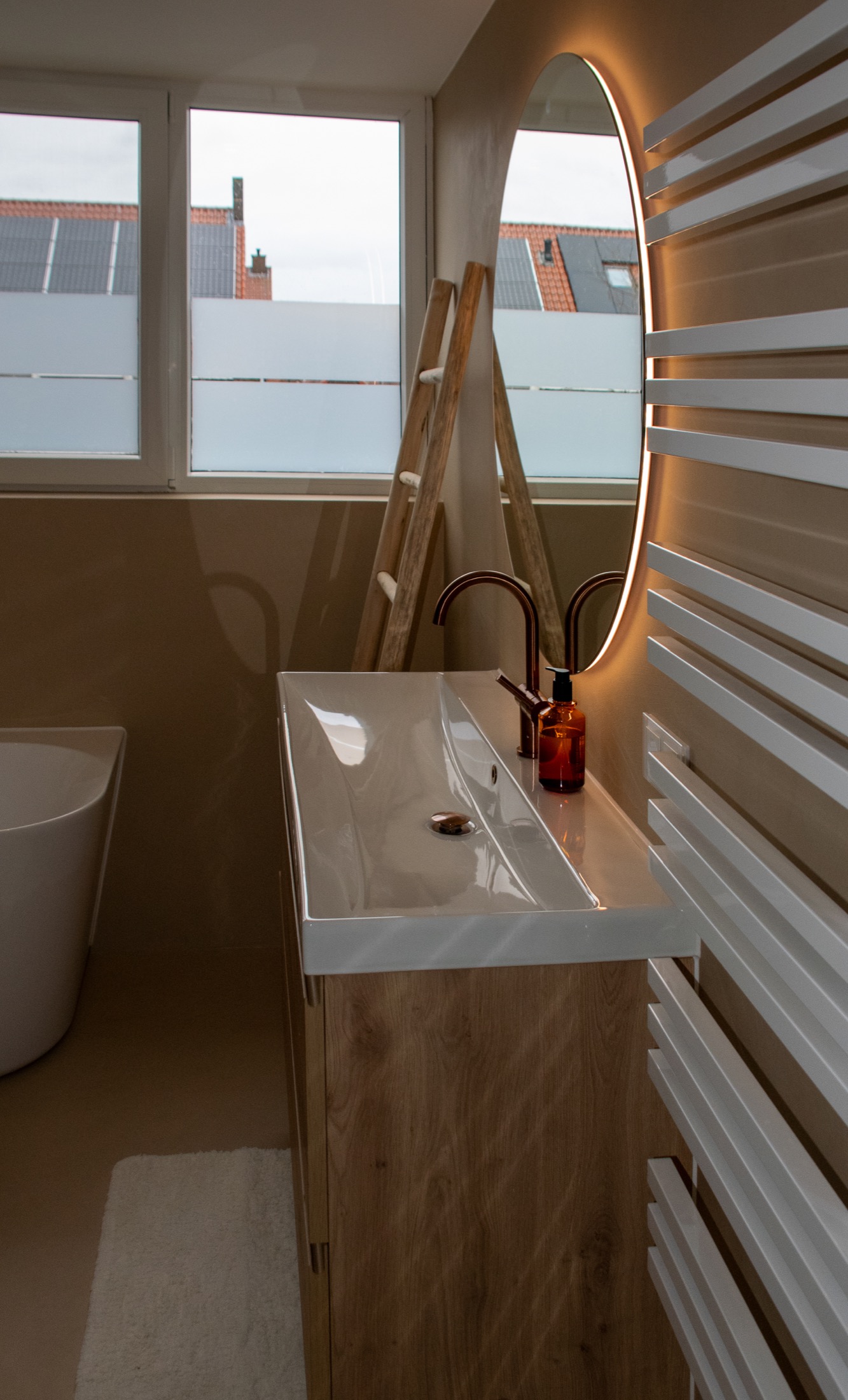 badkamer met microcement vloerafwerking en wandafwerking