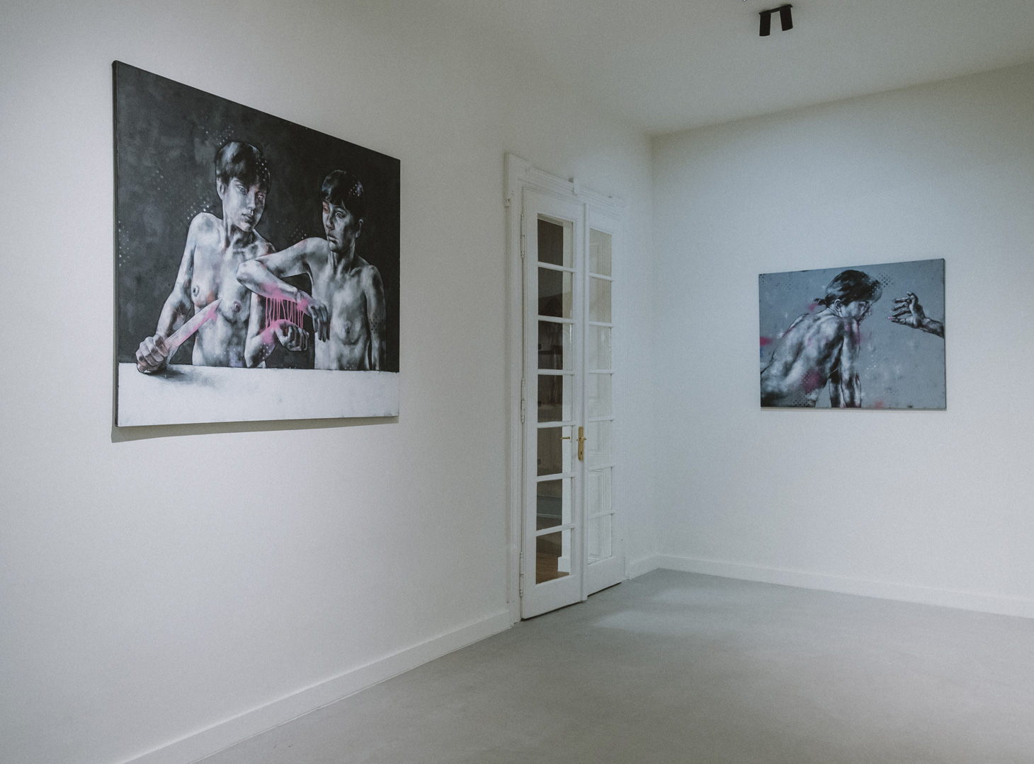 hal met kunst en luxe wandafwerking