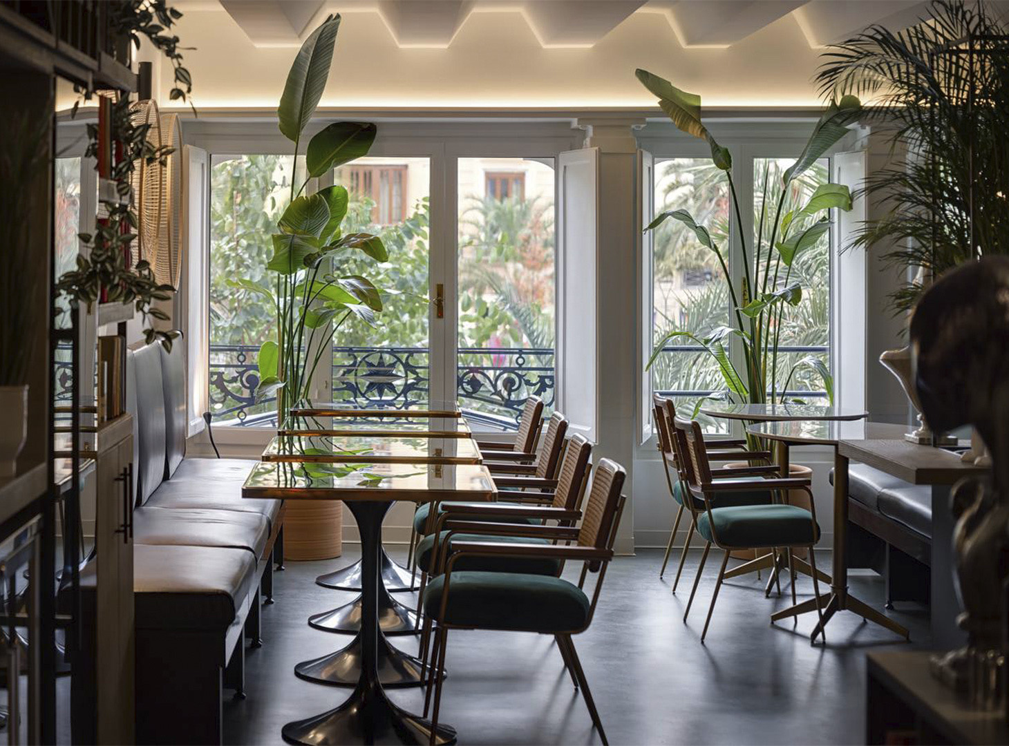 interieur restaurant met design wandafwerking
