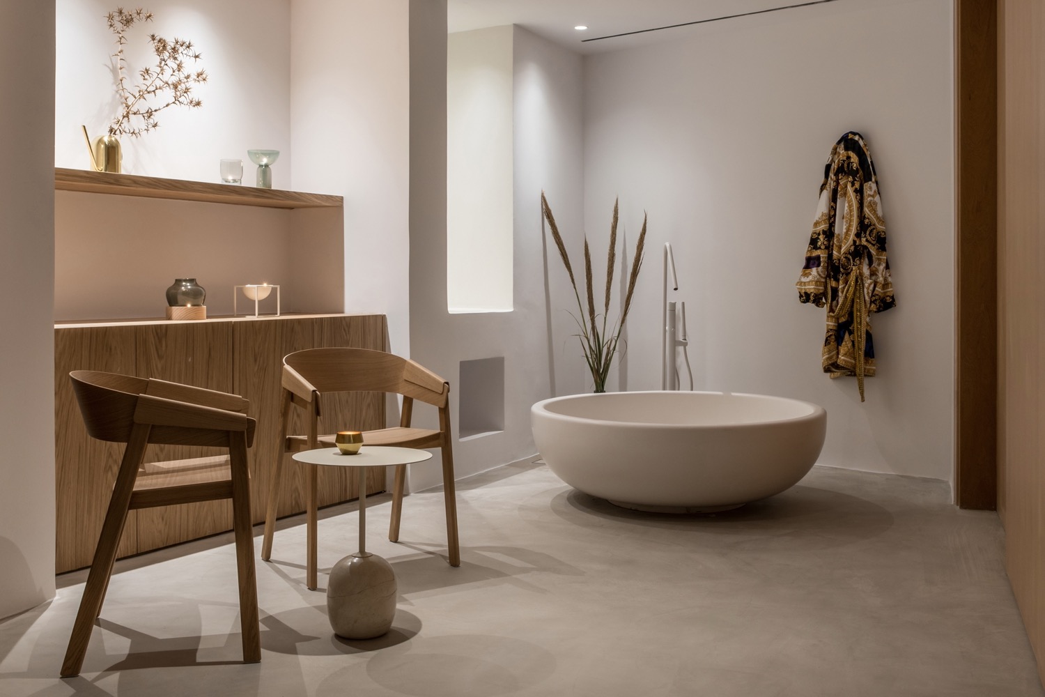 luxe microcement wandafwerking in hotelkamer