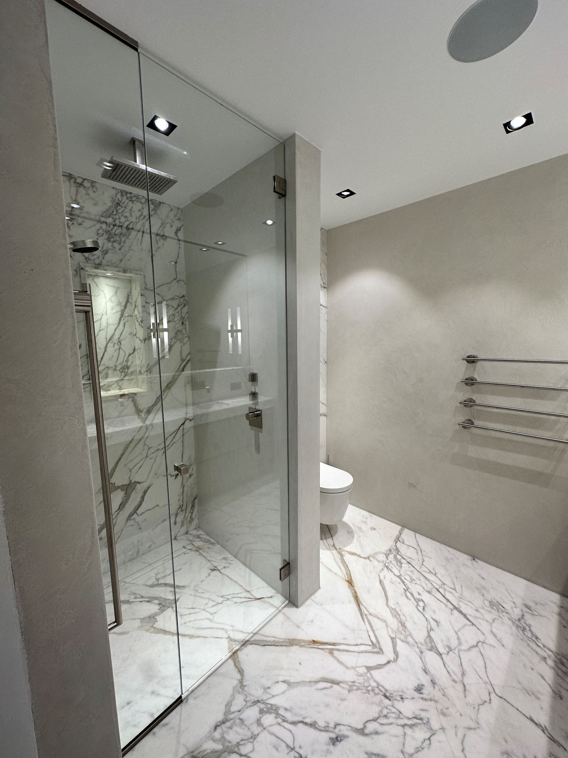exclusieve wandafwerking in badkamer