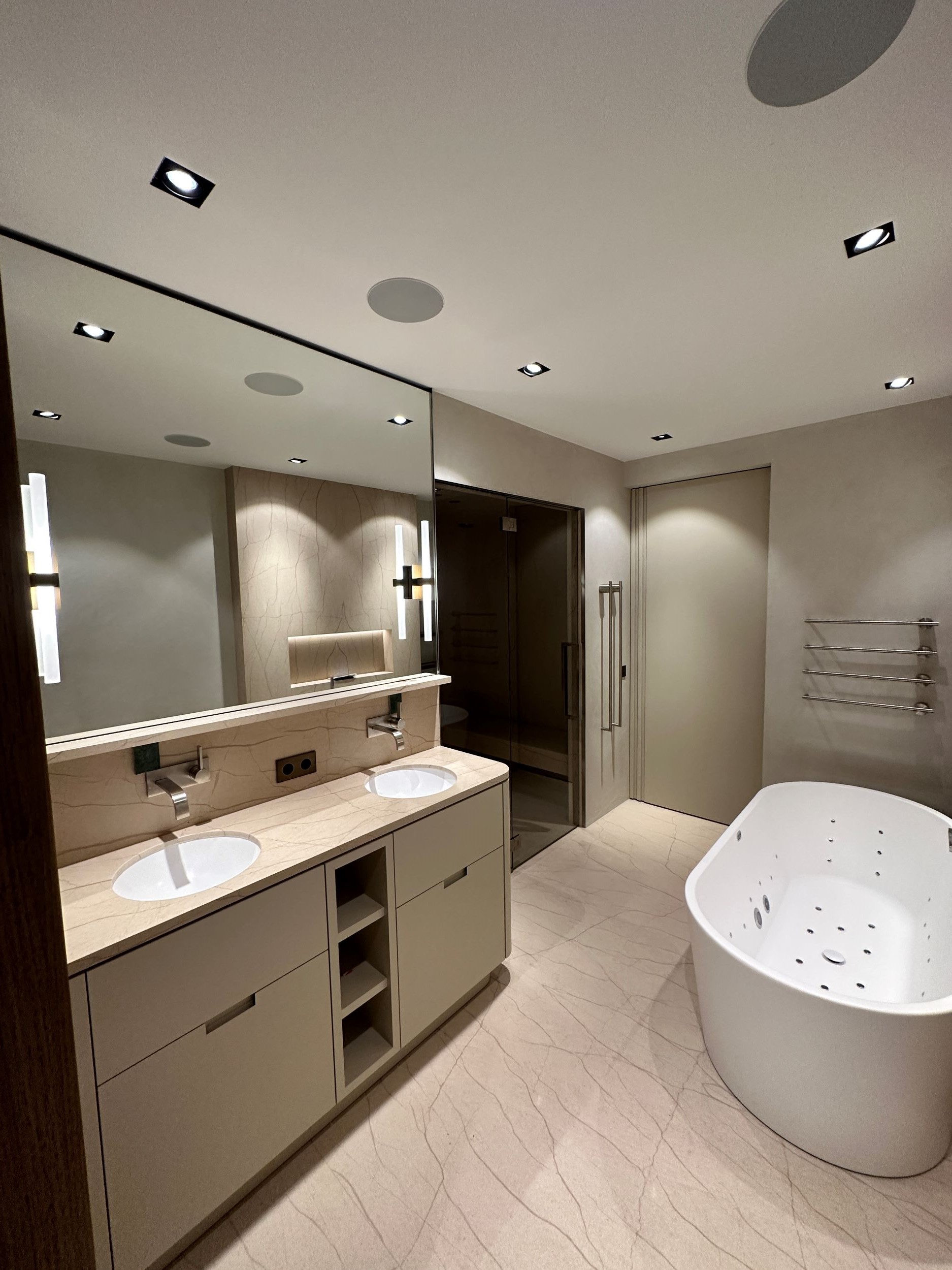 luxe wandafwerking badkamer