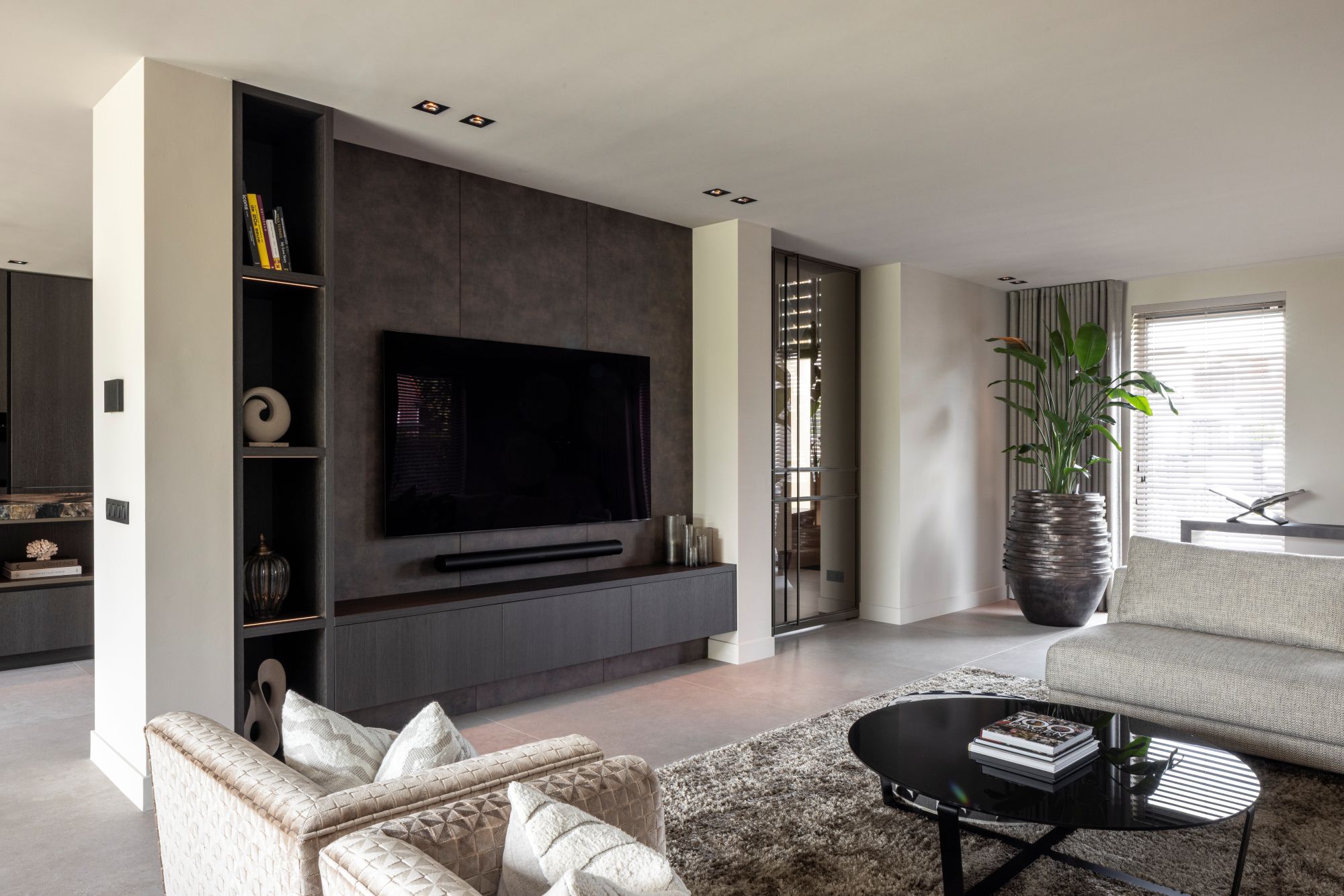 luxe woonkamer met domotica