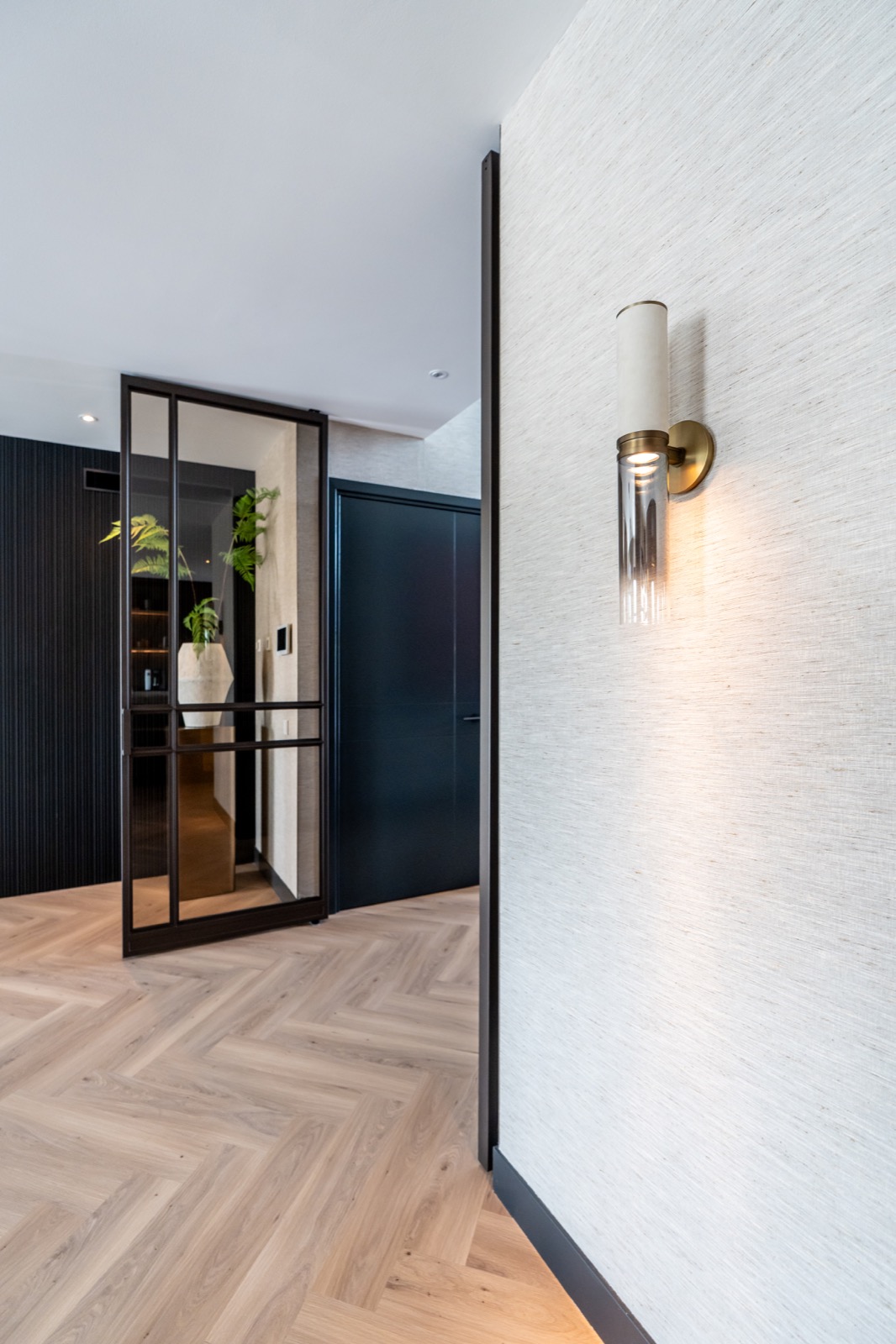 luxe wandafwerking met wandverlichting