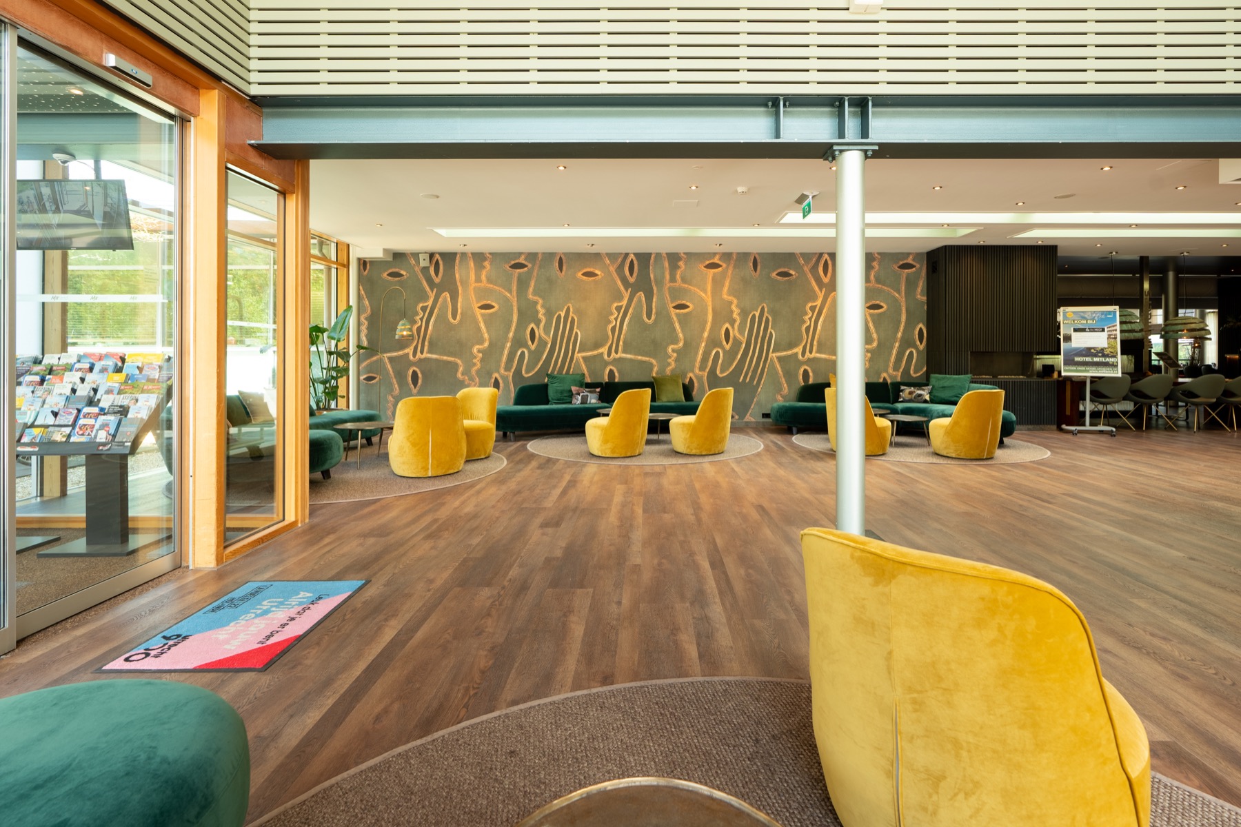 hotel interieur met design behang