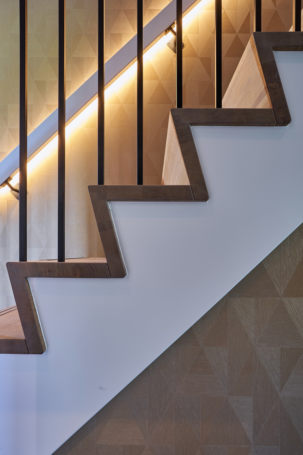 trap met luxe behang