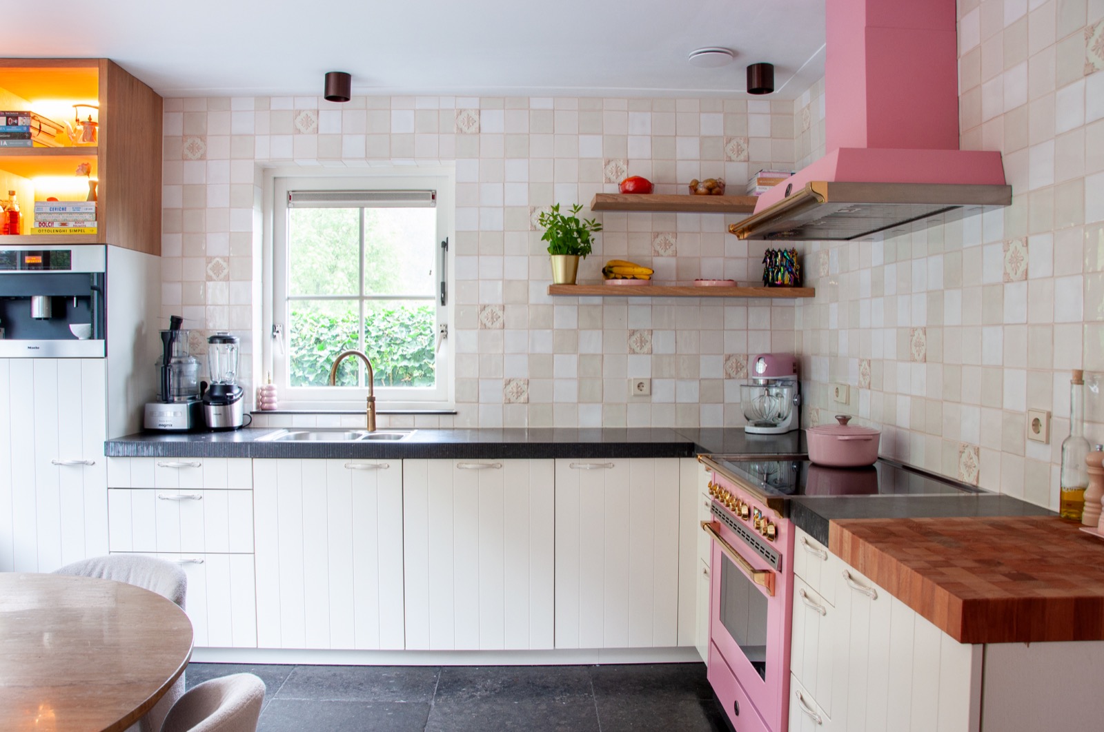 keuken met luxe tegels